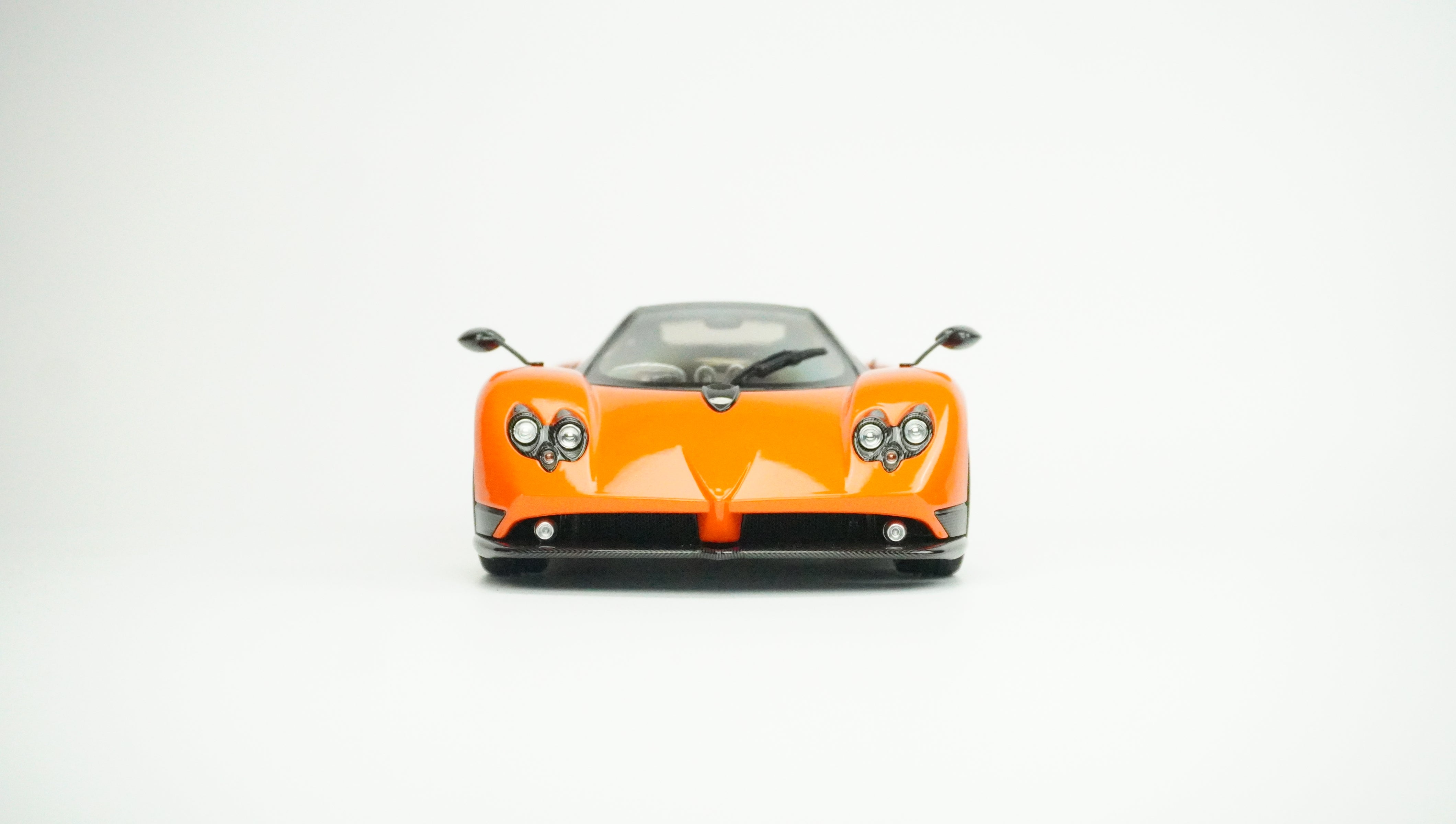 Pagani Zonda F 2005 1:18