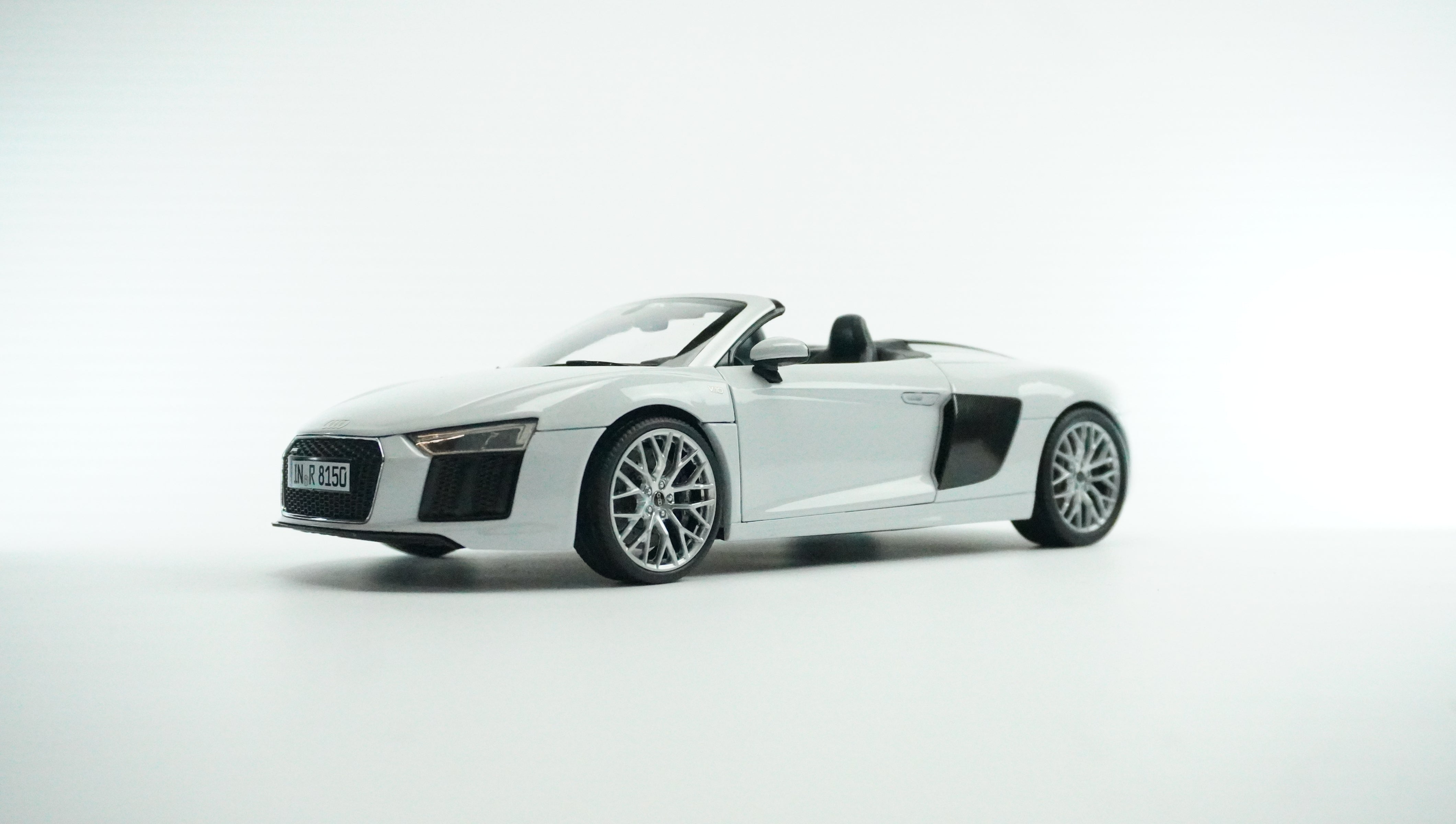Audi R8 Spyder V10 1:18