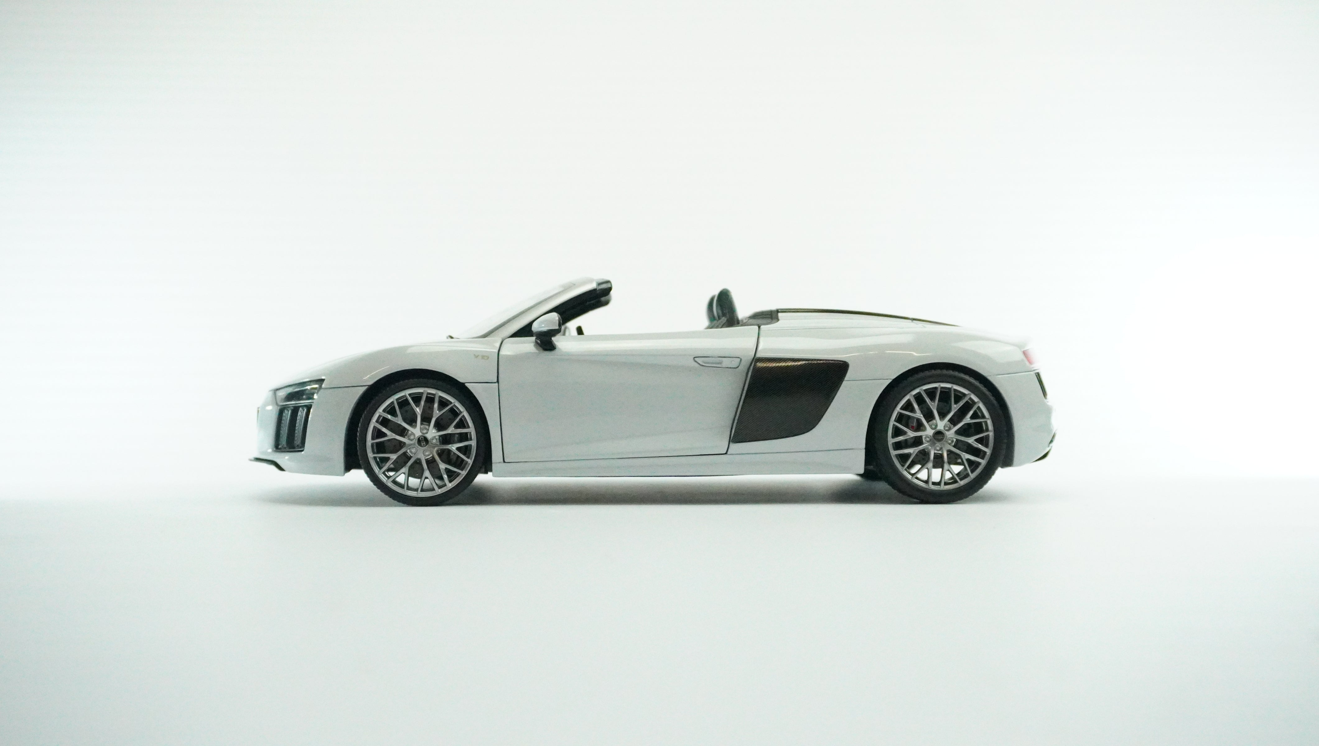 Audi R8 Spyder V10 1:18