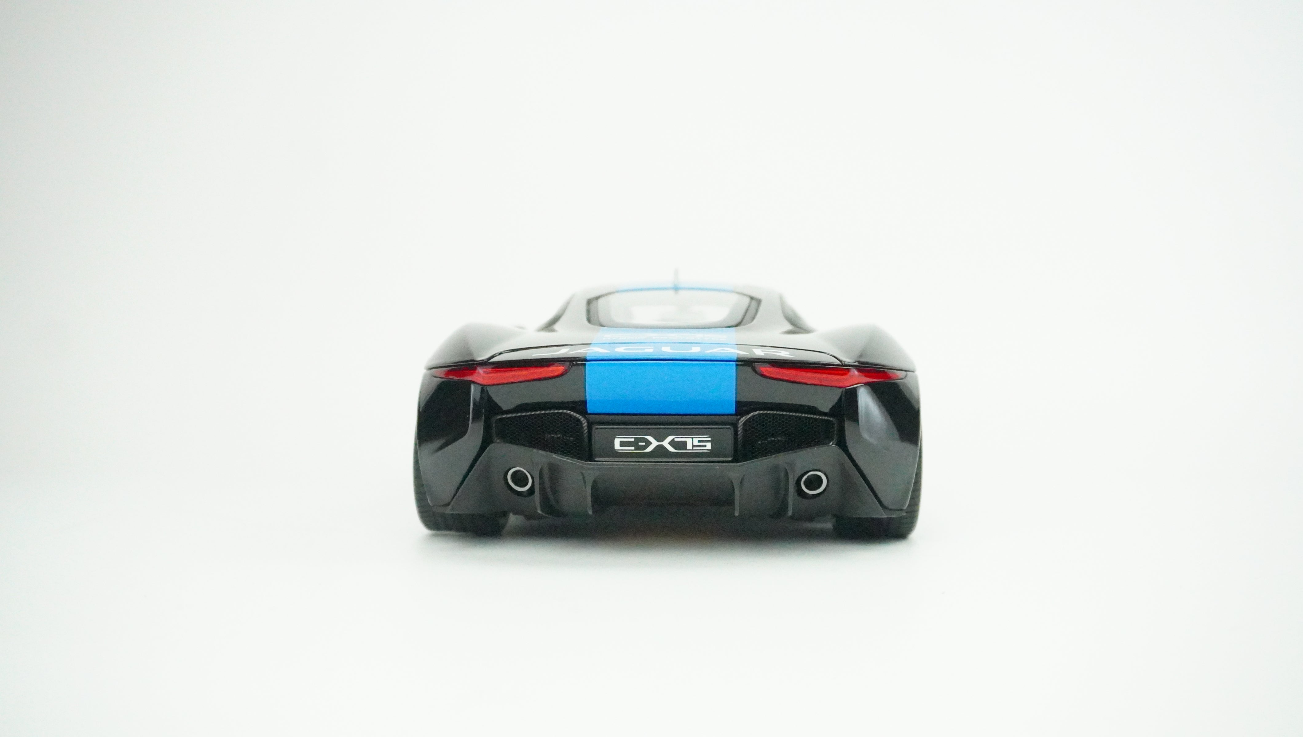 Jaguar CX75 2013 1:18