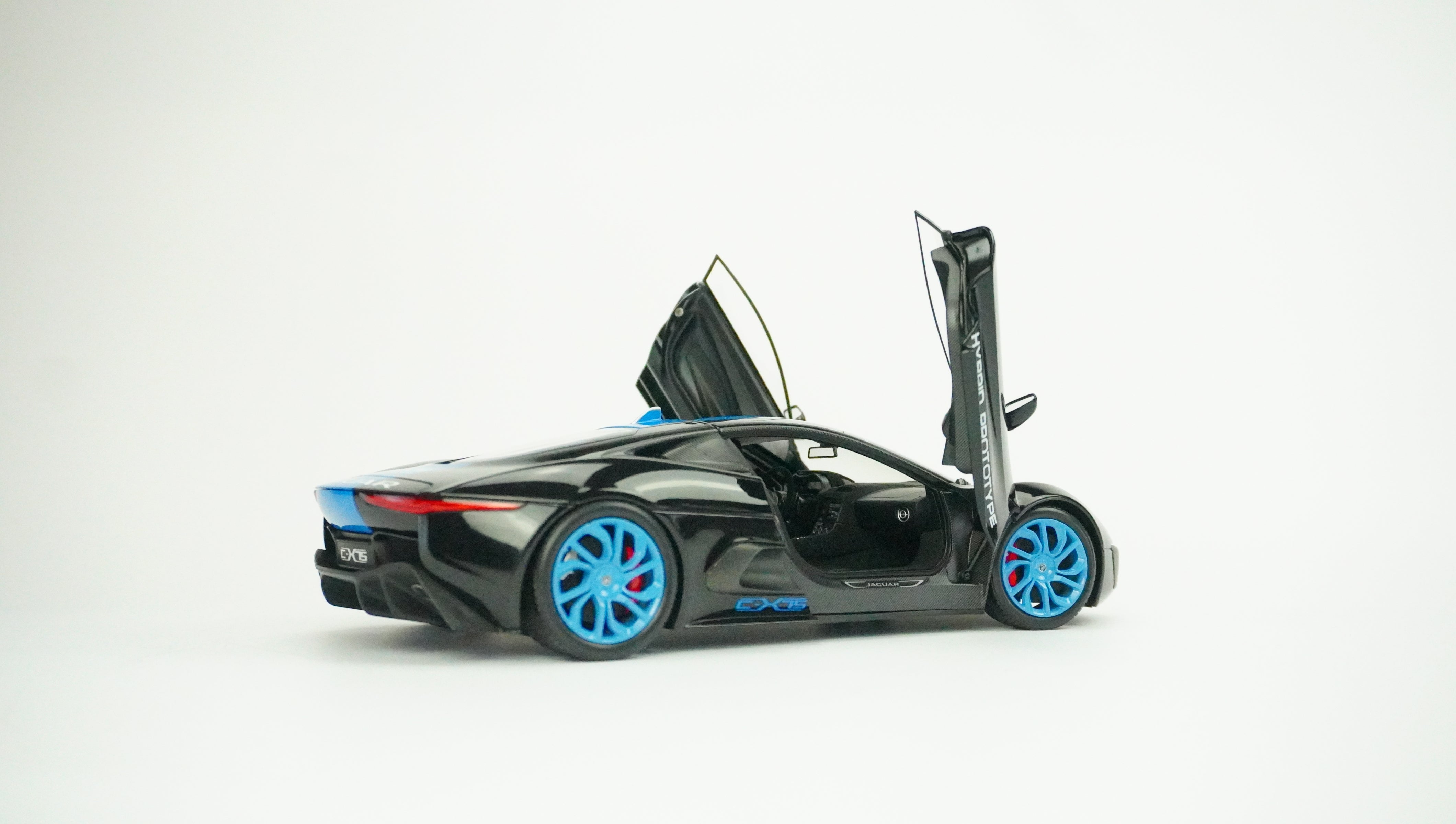Jaguar CX75 2013 1:18