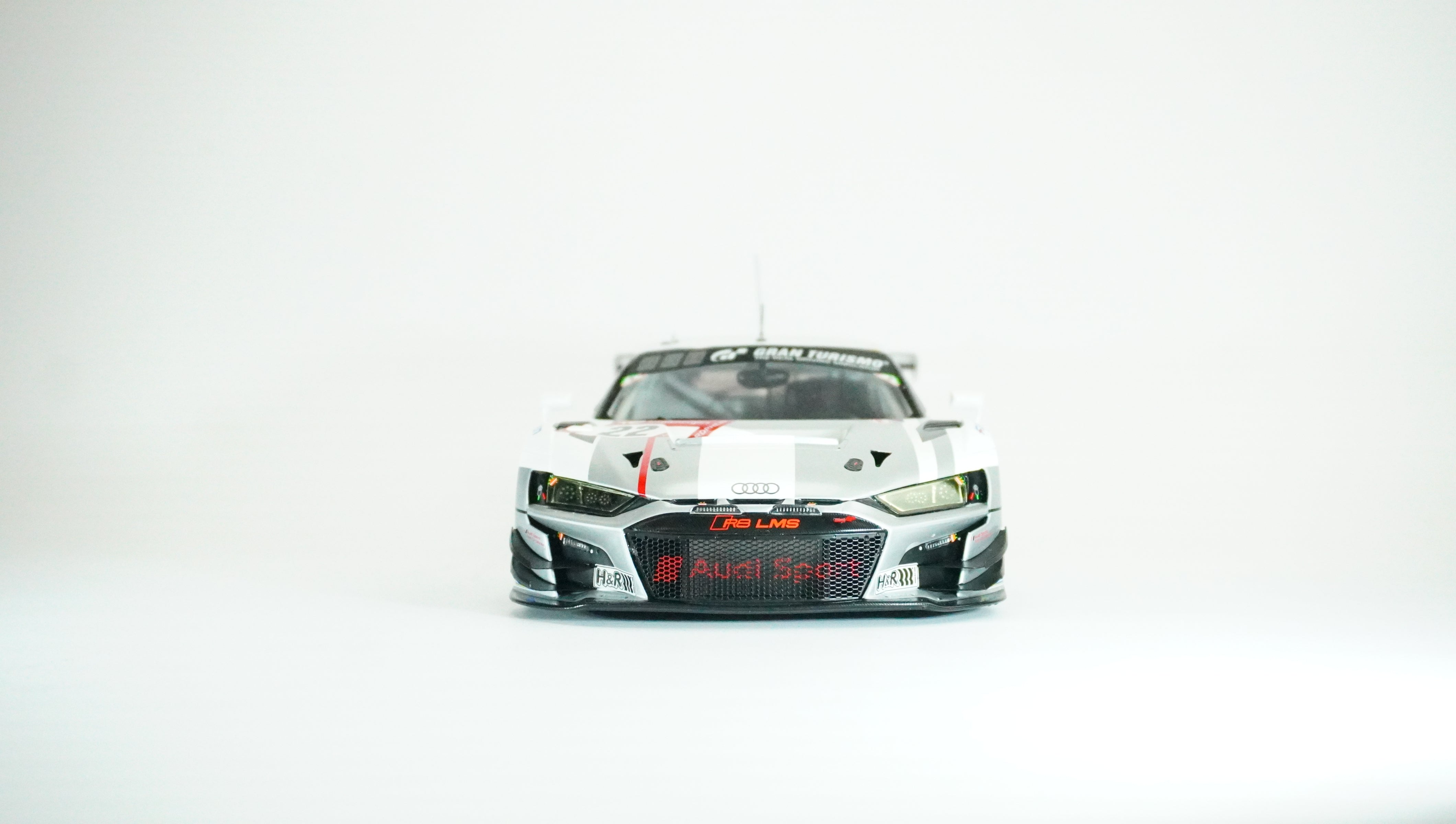 Audi R8 LMS GT3 Racing No. 22 Limited 1:18