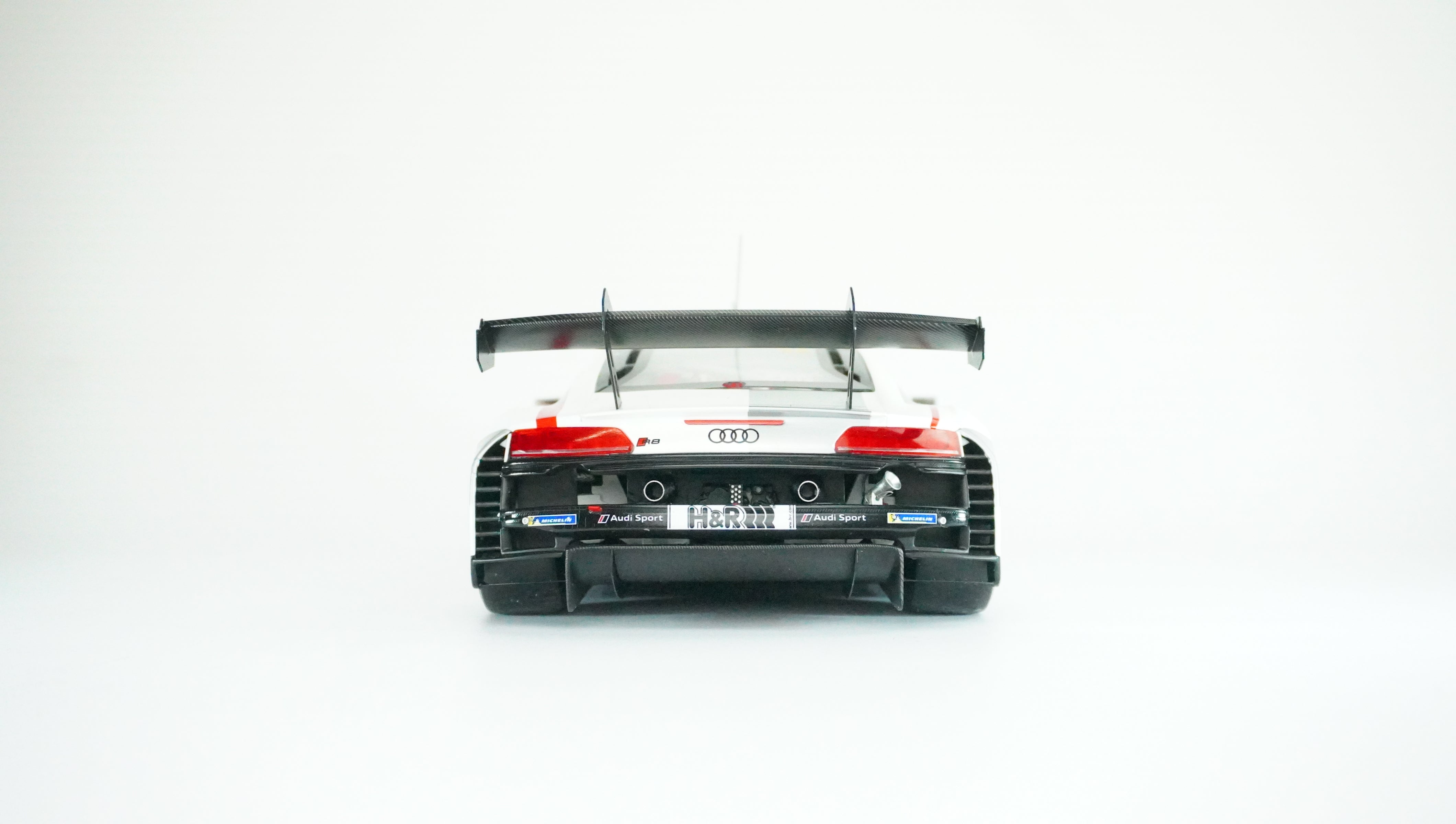 Audi R8 LMS GT3 Racing No. 22 Limited 1:18