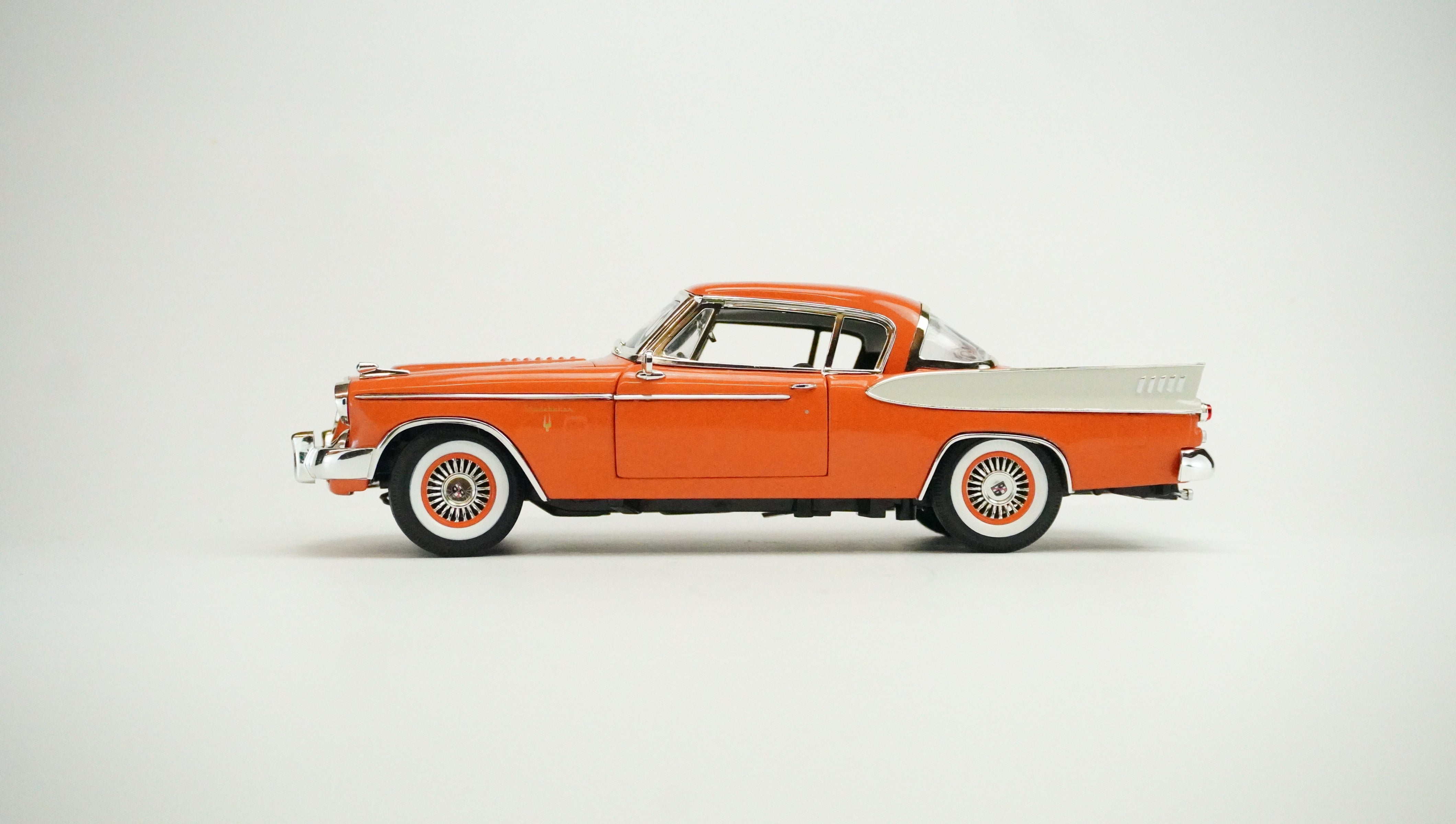 Studebaker Golden Hawk 1957 1:18