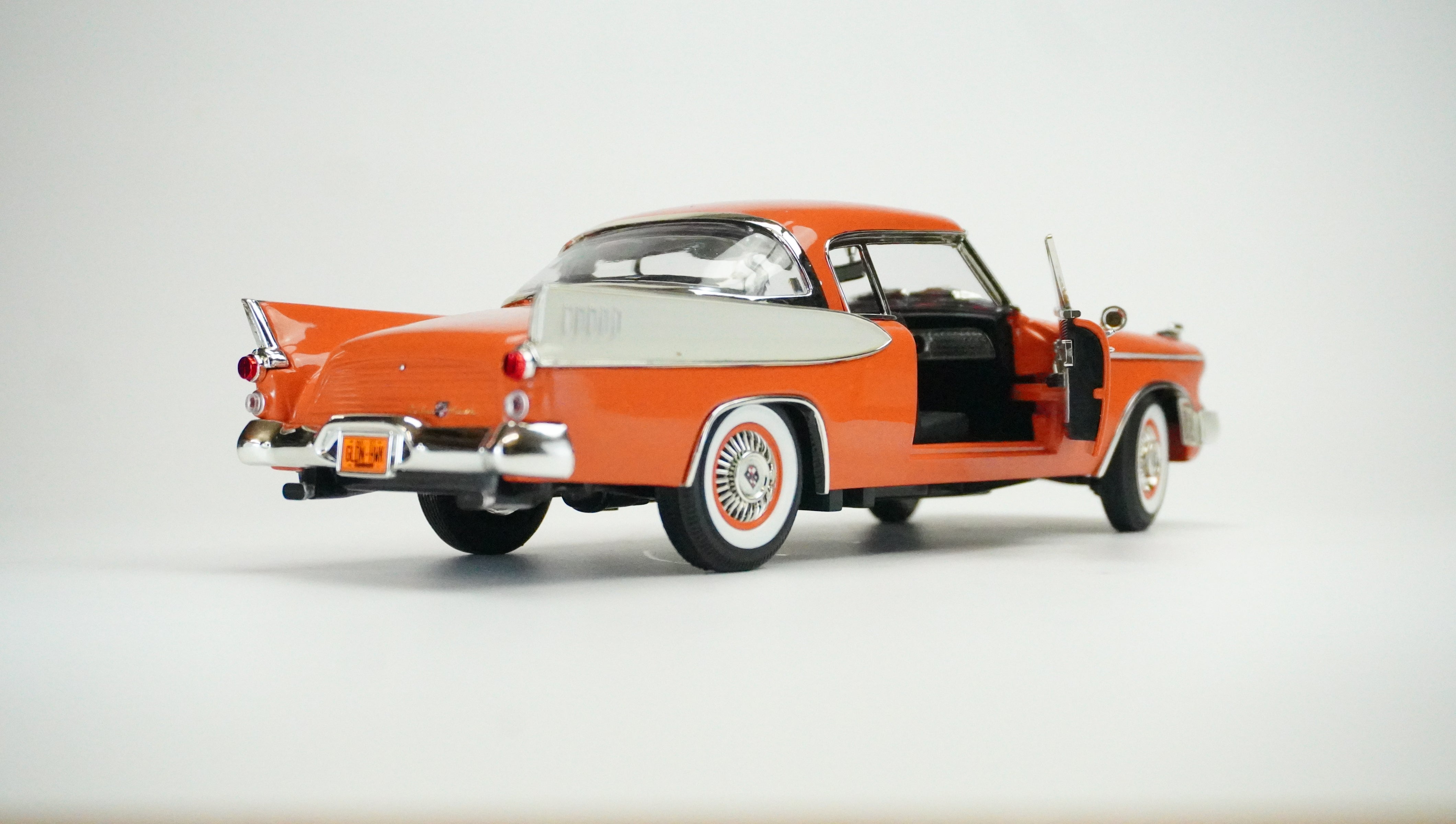 Studebaker Golden Hawk 1957 1:18