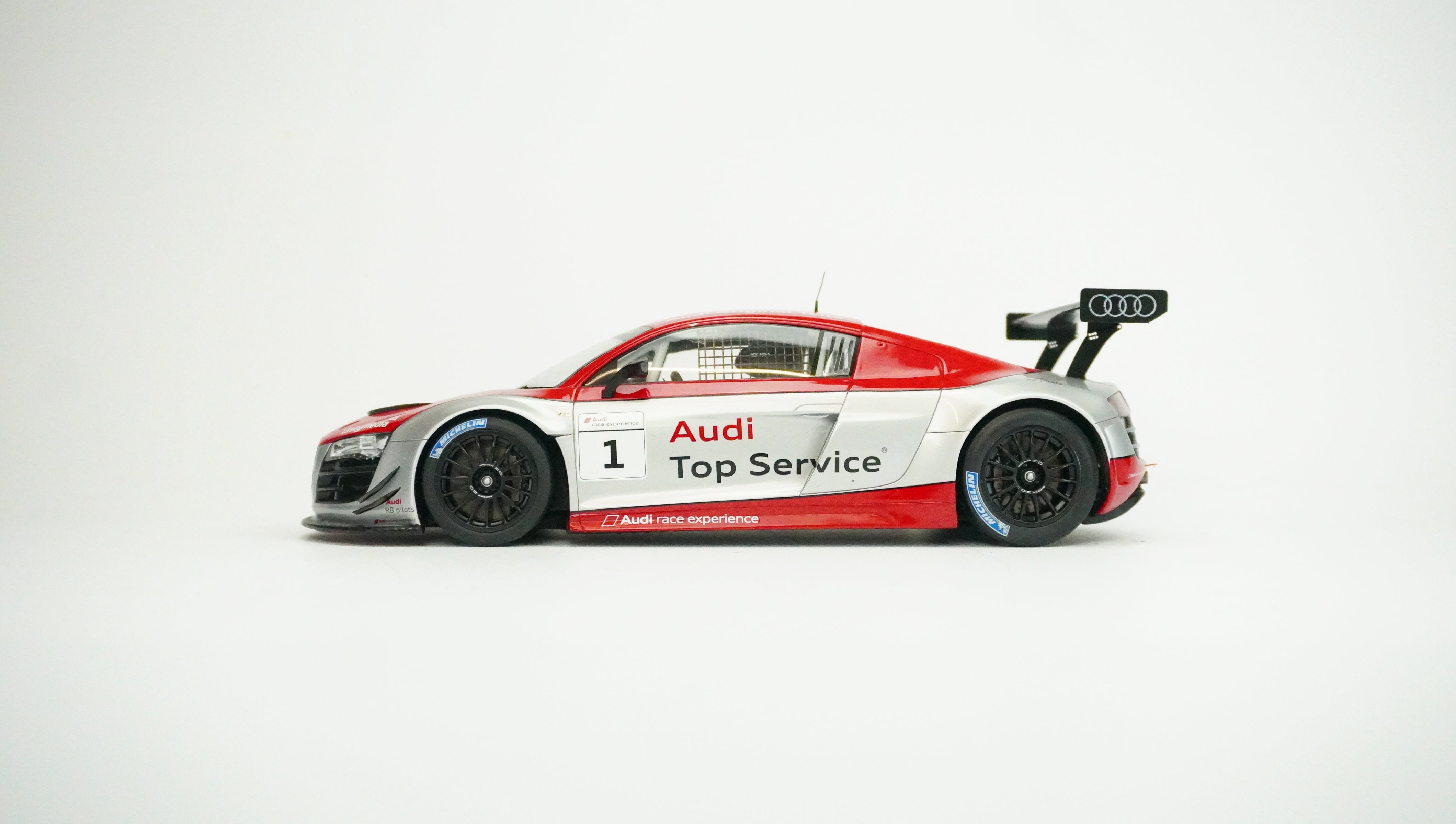 Audi R8 LMS Racing No. 1 1:18