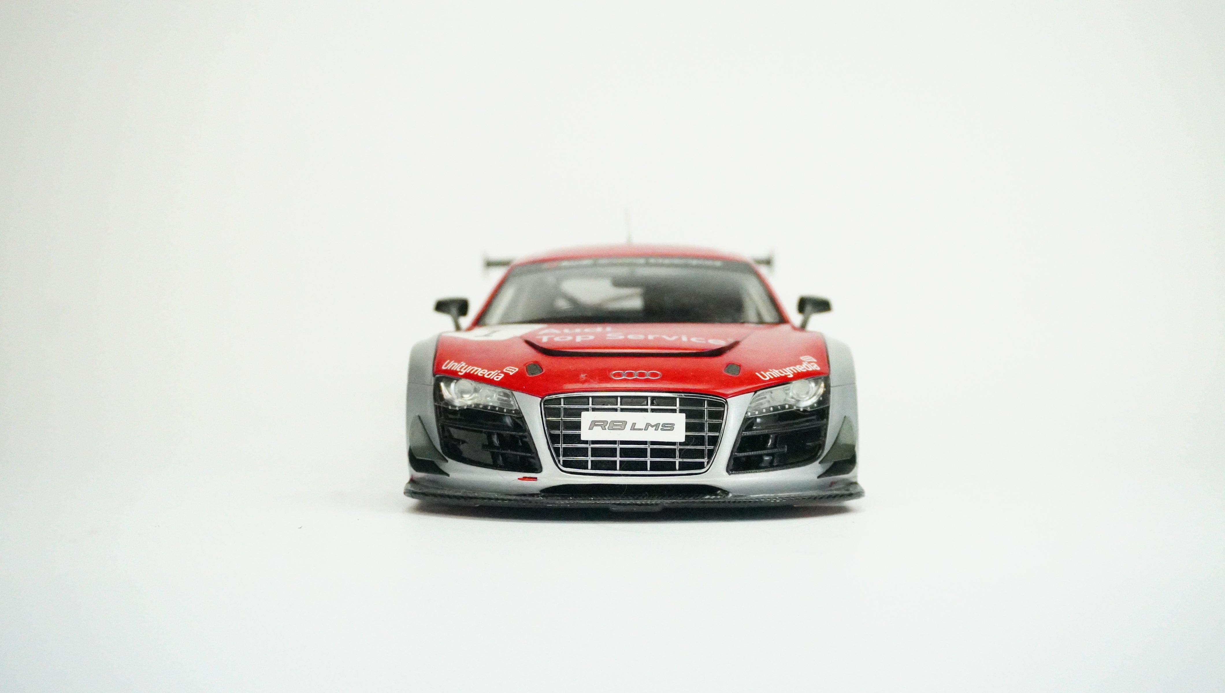 Audi R8 LMS Racing No. 1 1:18
