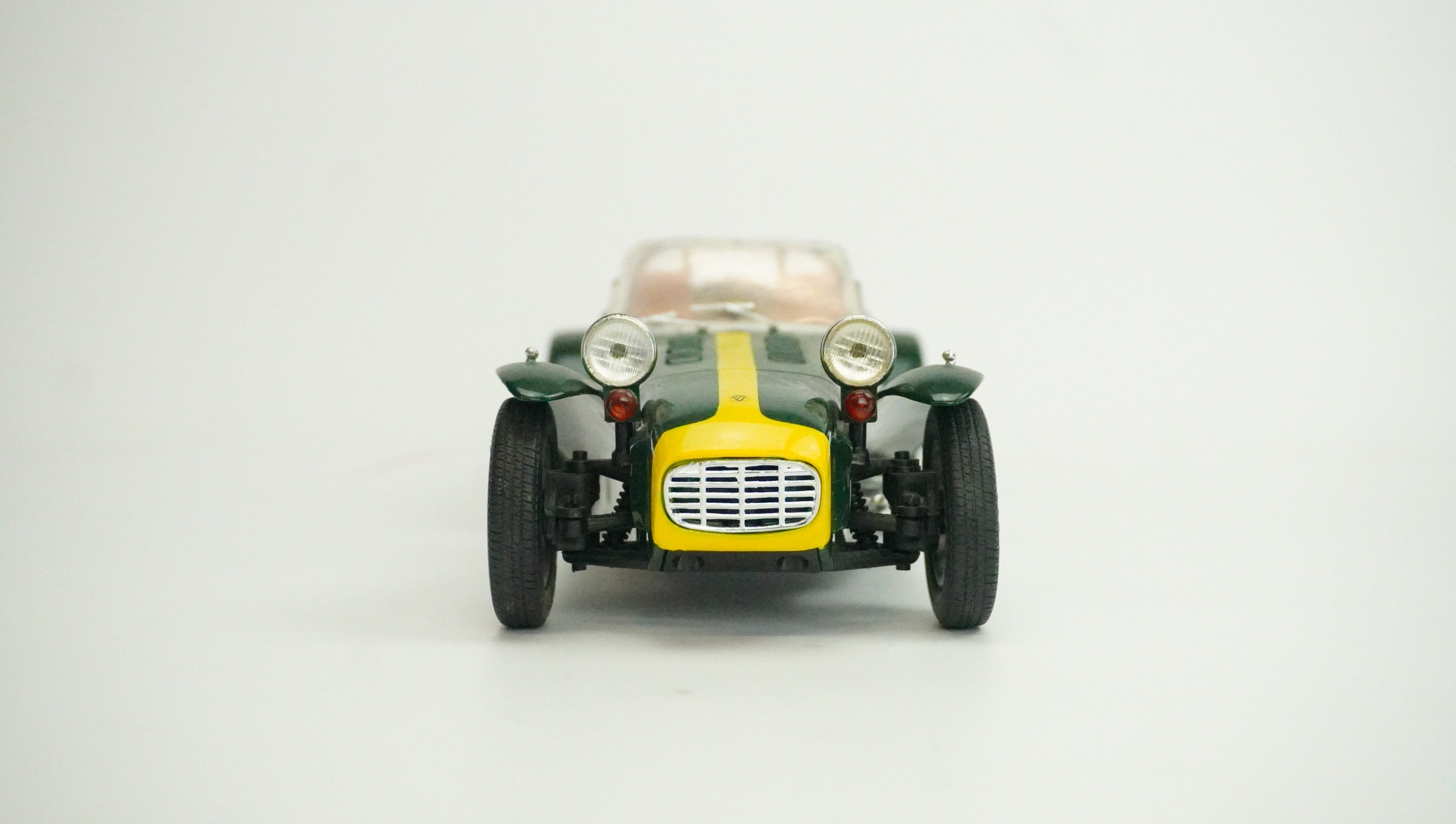 Lotus Caterham Super Seven 1973 1:18