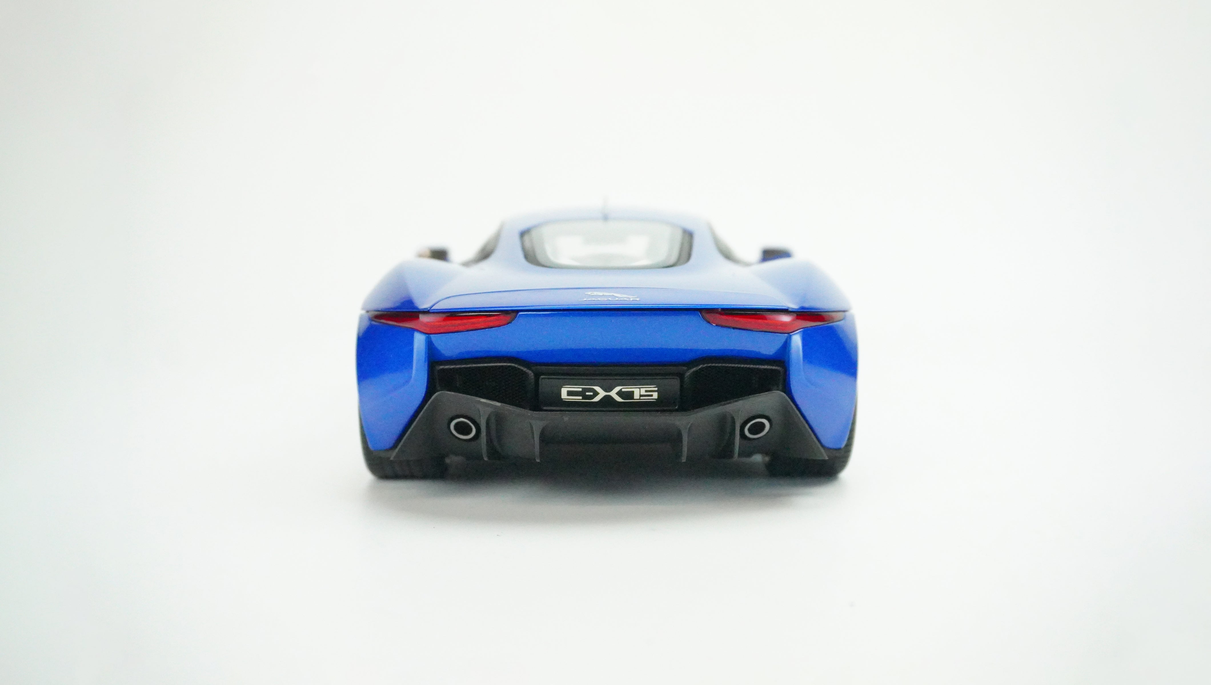 Jaguar C-X75 2015 1:18