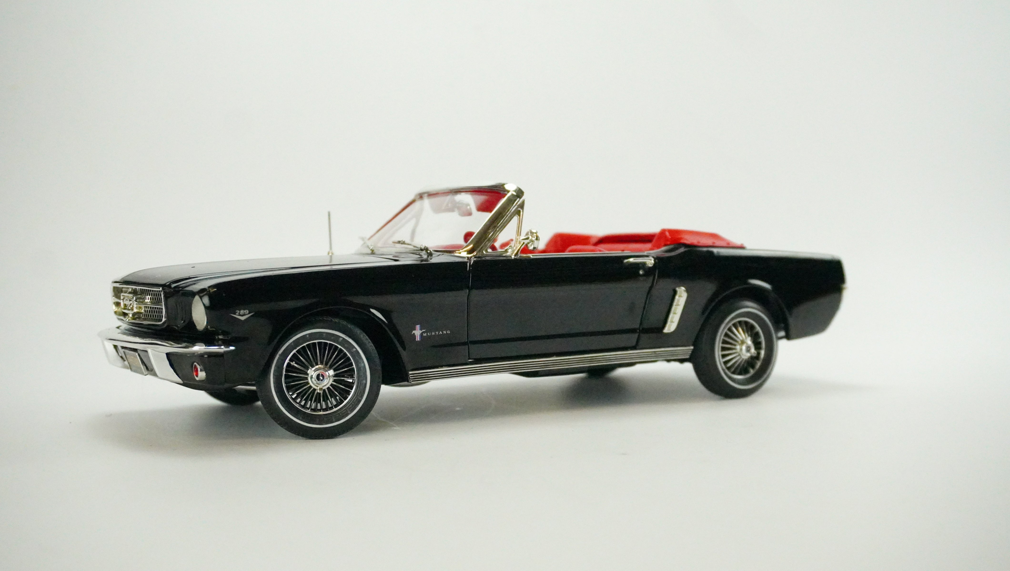 Ford Mustang Convertible Cabrio 1964 1:18