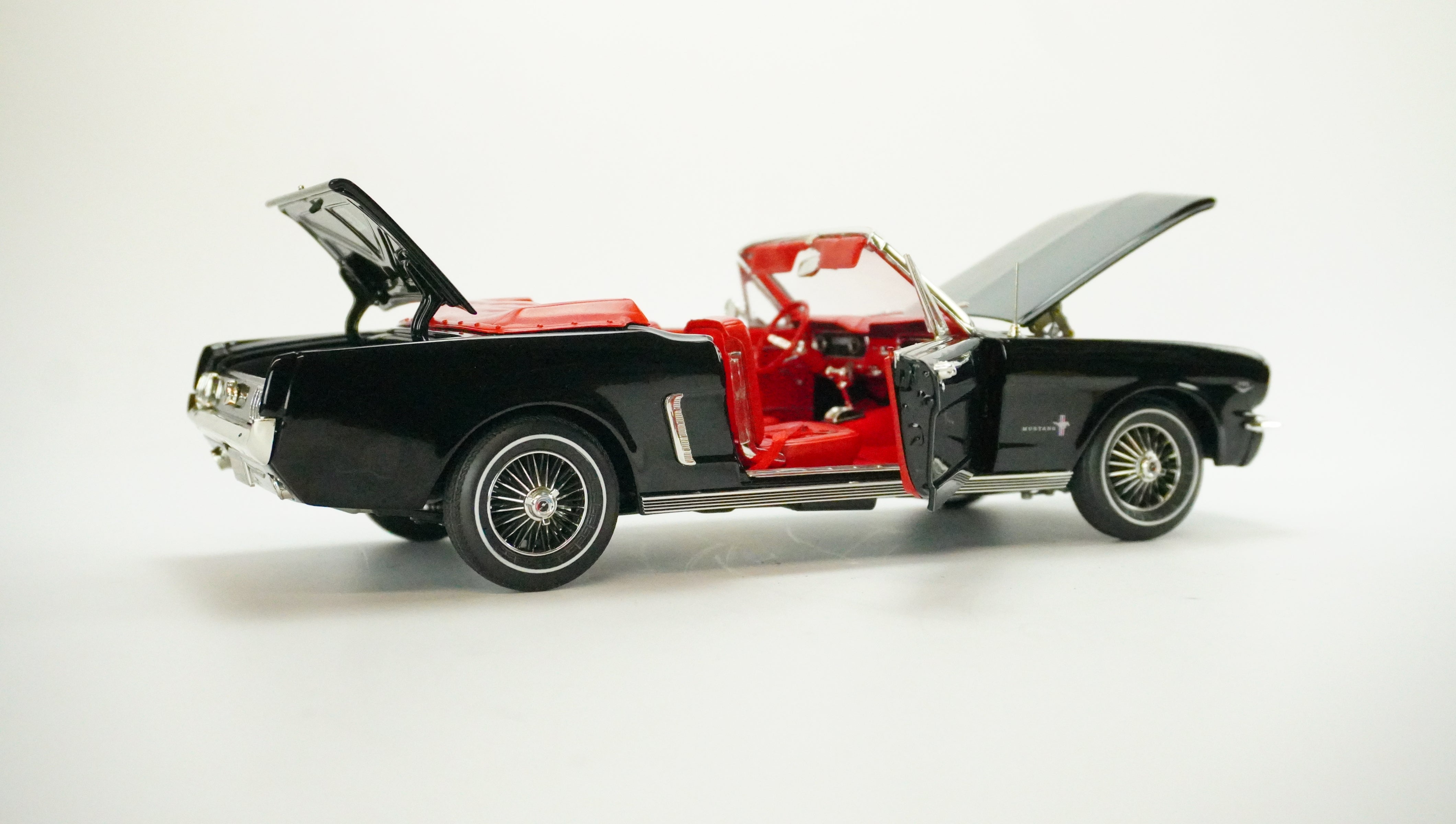 Ford Mustang Convertible Cabrio 1964 1:18