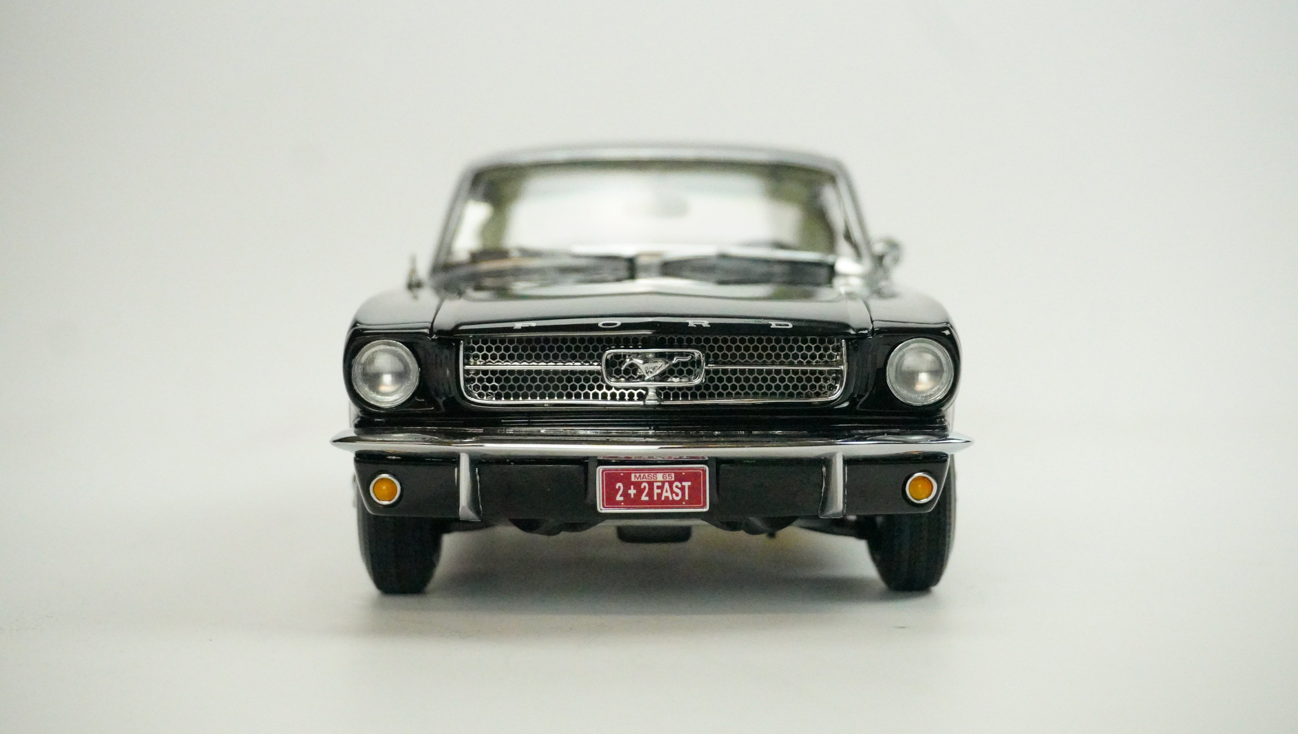 1965 Ford Mustang 2+2 Fastback 1:18
