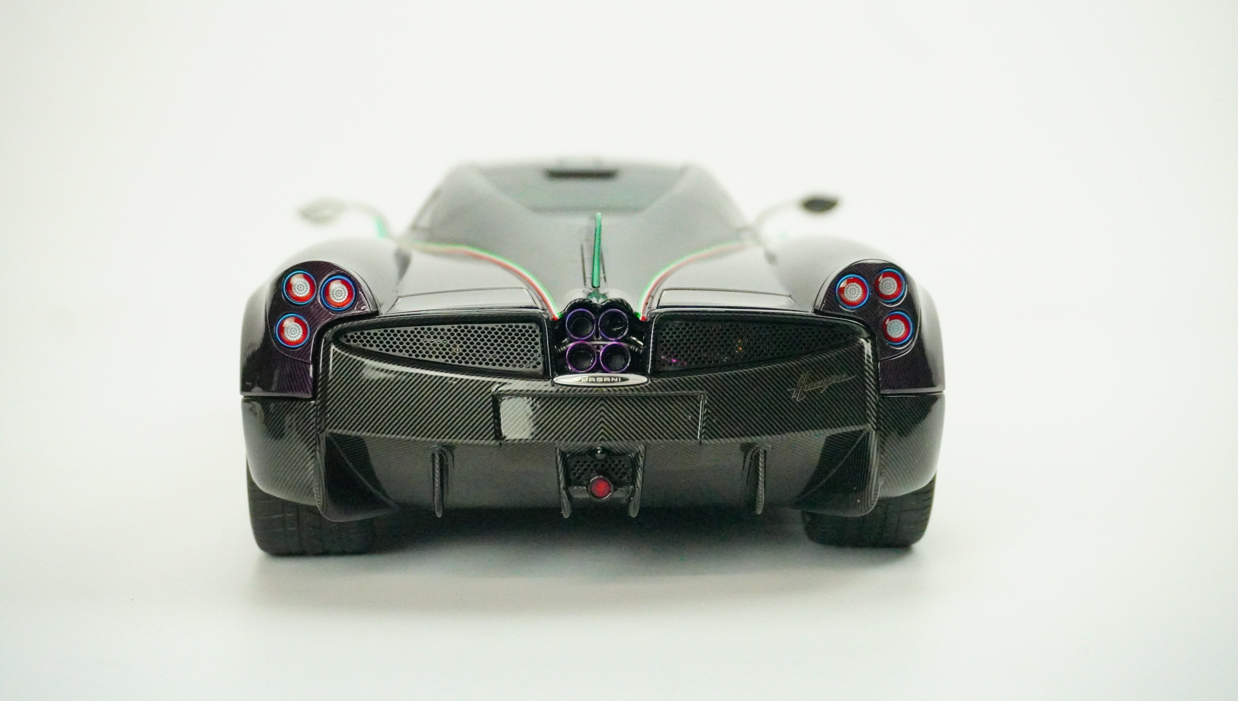 Pagani Dinastia Yazi Limited 2016 1:18