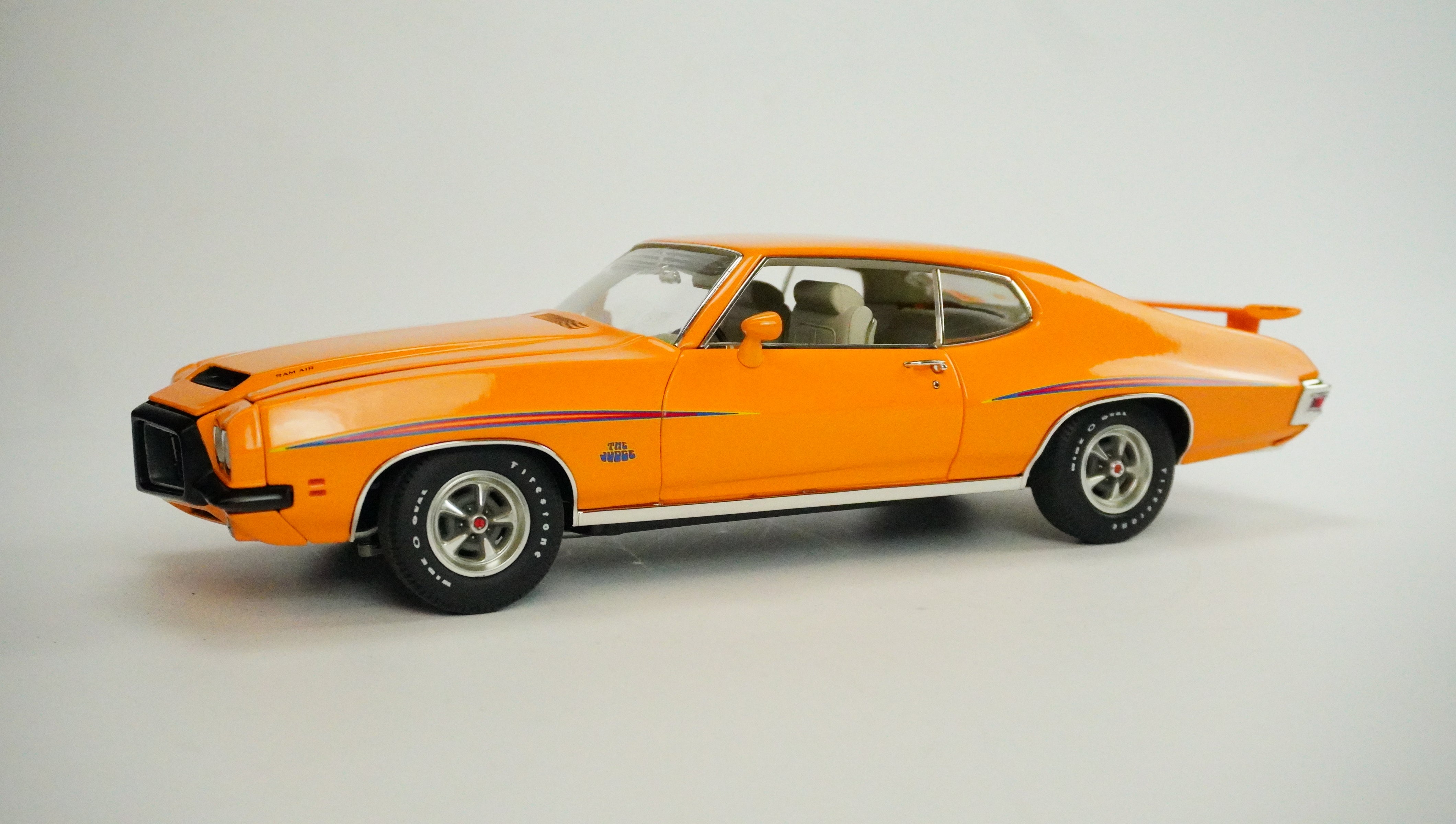 Jaguar XK 120 OTS 1:18