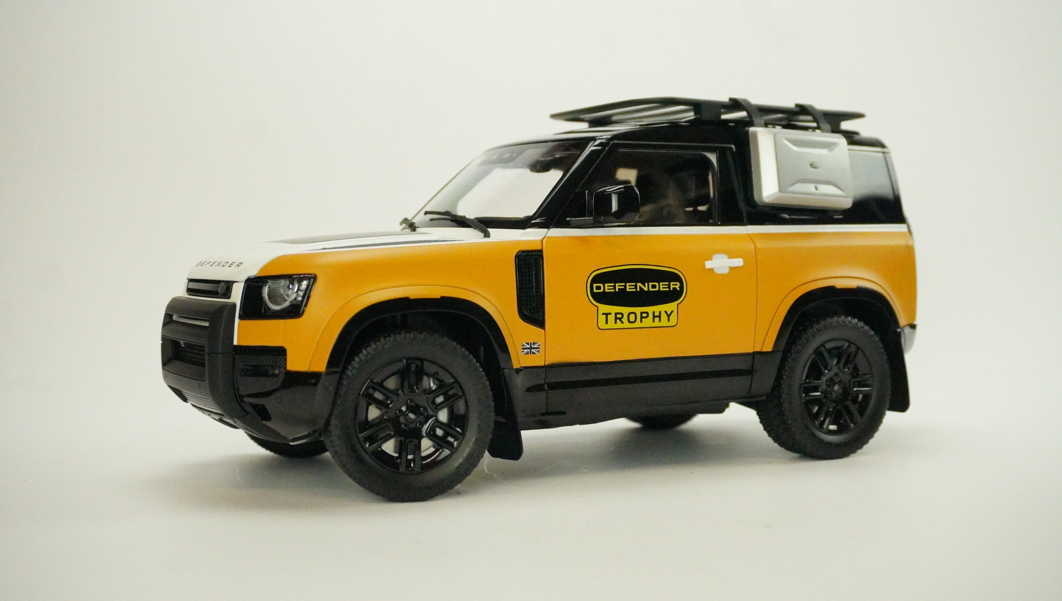 Land Rover Defender Trophy 90 2023 1:18