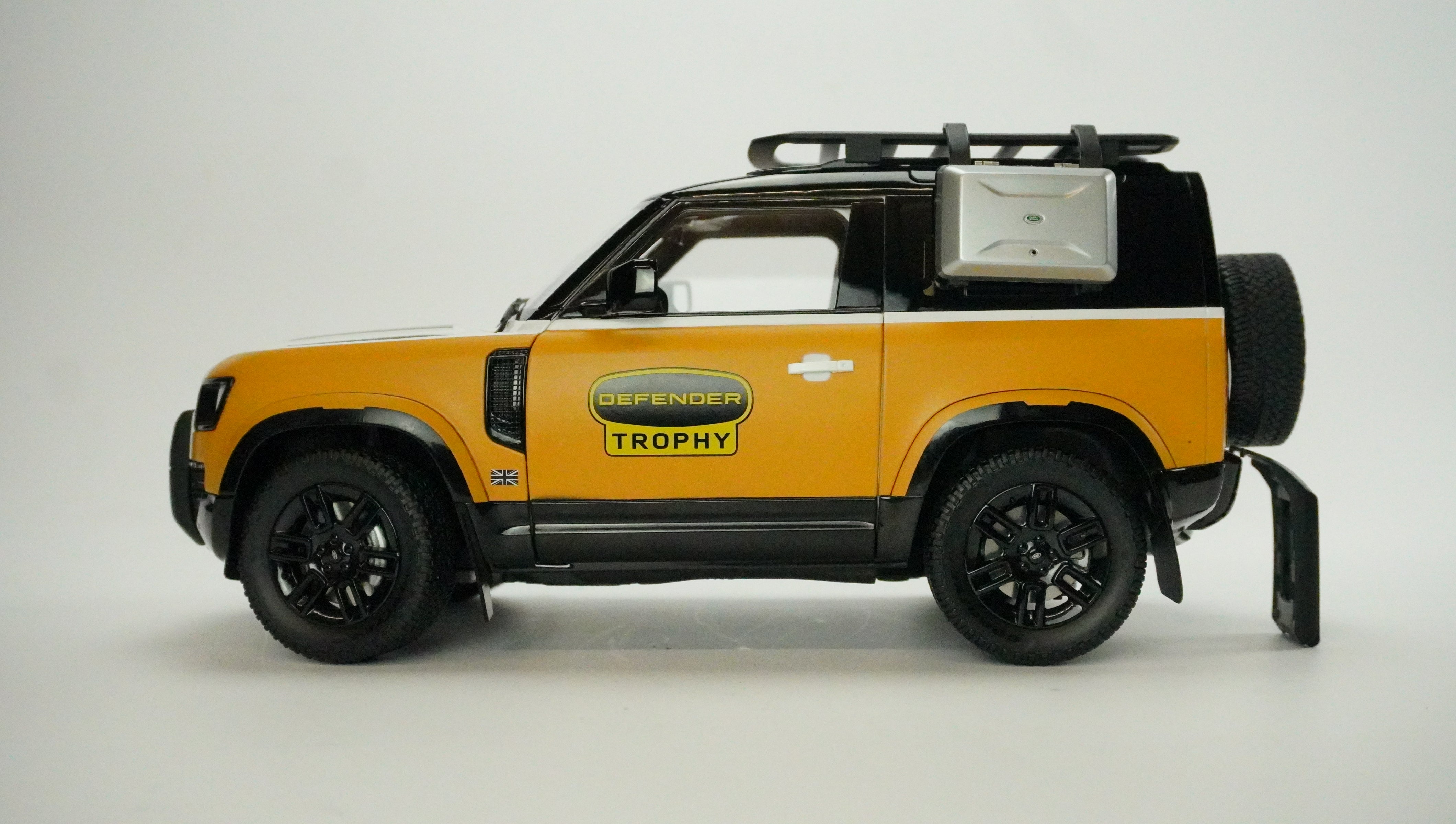 Land Rover Defender Trophy 90 2023 1:18