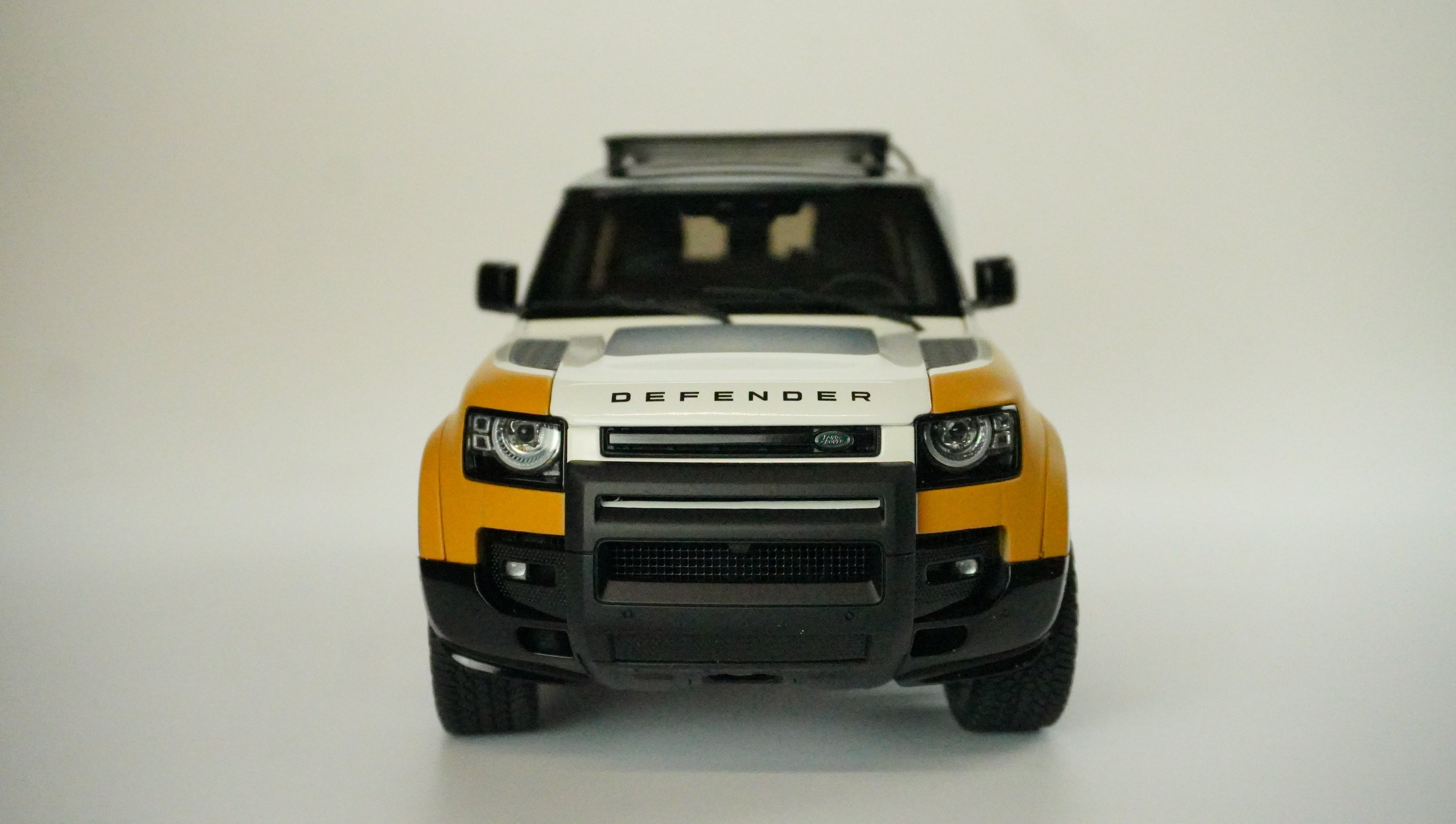 Land Rover Defender Trophy 90 2023 1:18