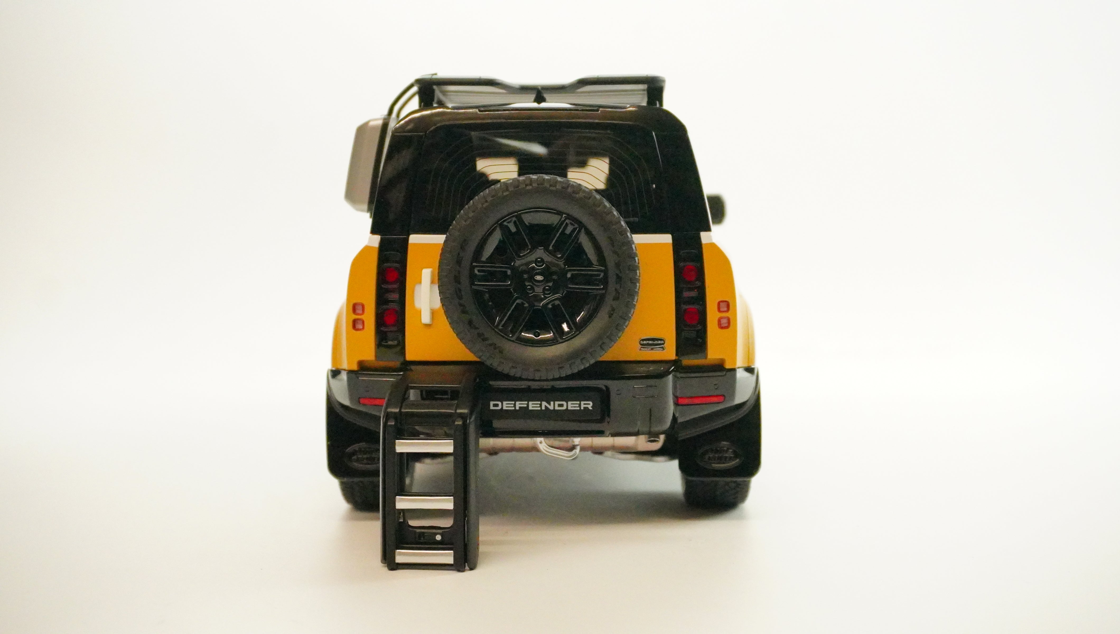 Land Rover Defender Trophy 90 2023 1:18