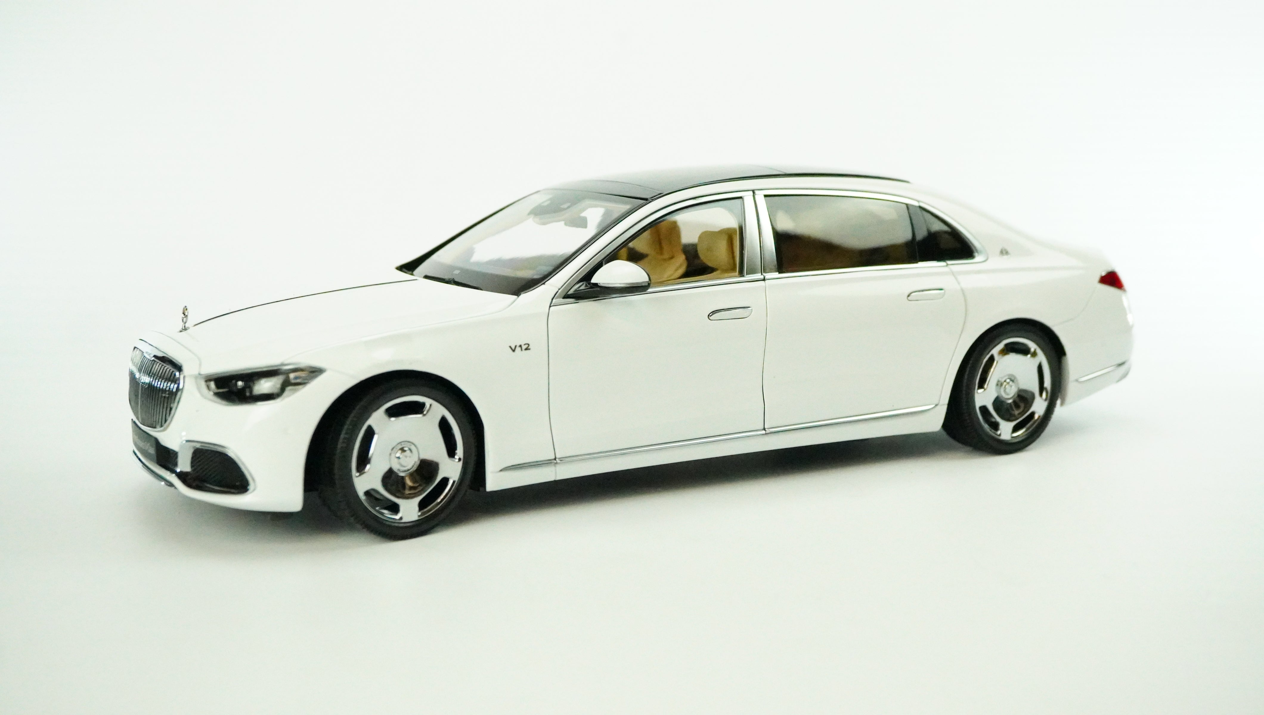 Mercedes Benz Maybach 5-Klasse Limited 2021 1:18