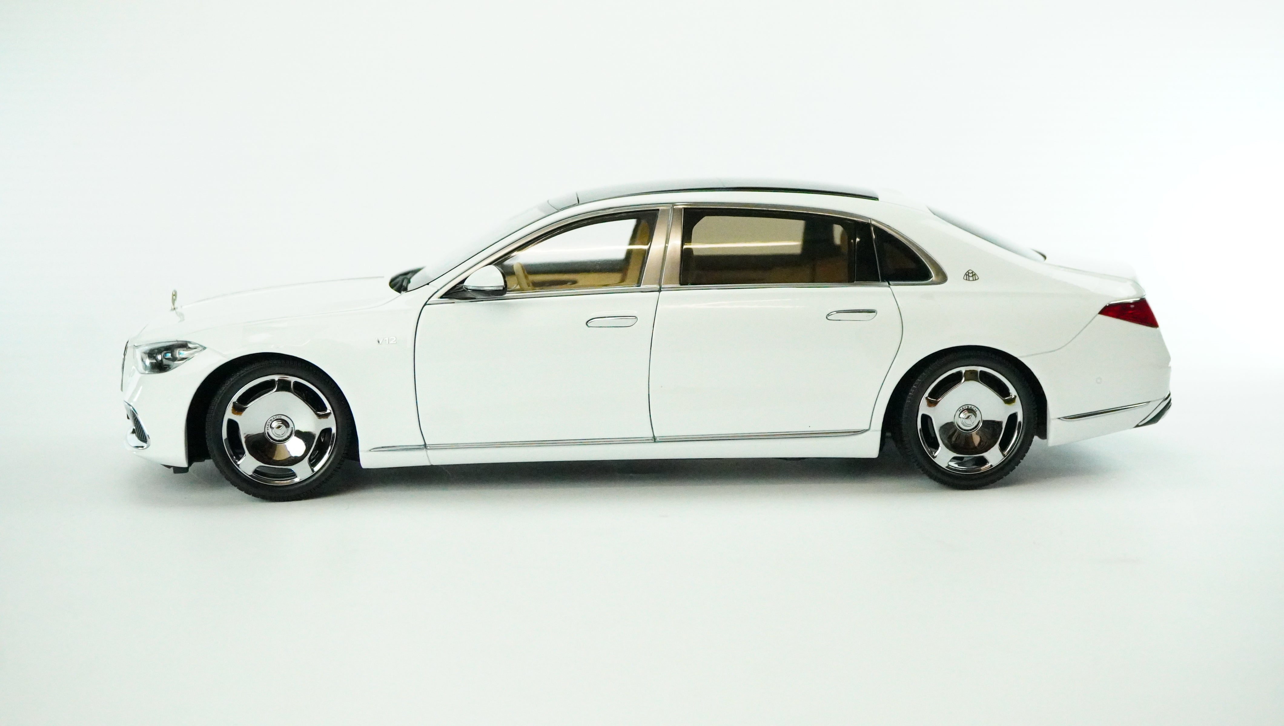 Mercedes Benz Maybach 5-Klasse Limited 2021 1:18