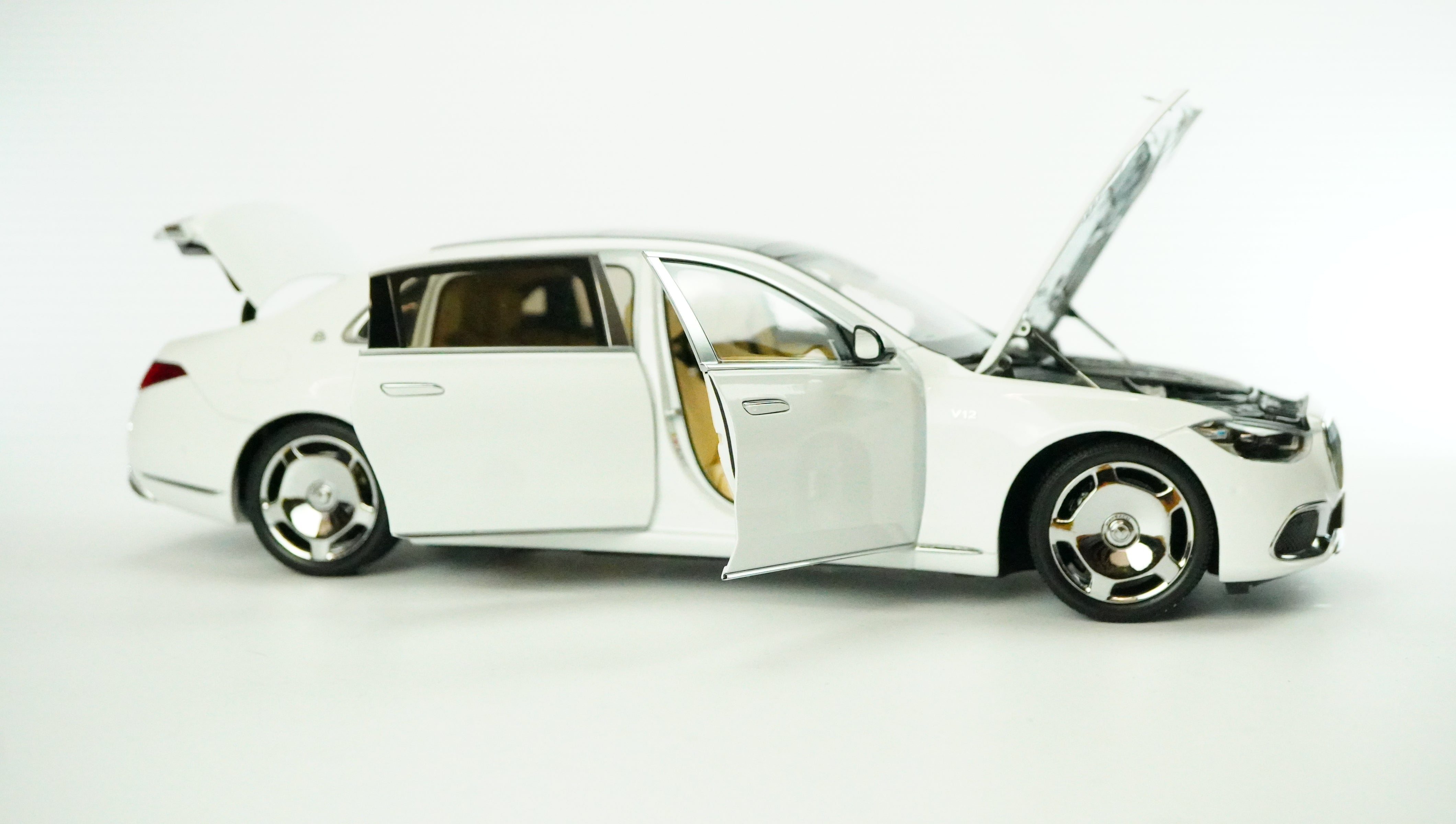 Mercedes Benz Maybach 5-Klasse Limited 2021 1:18