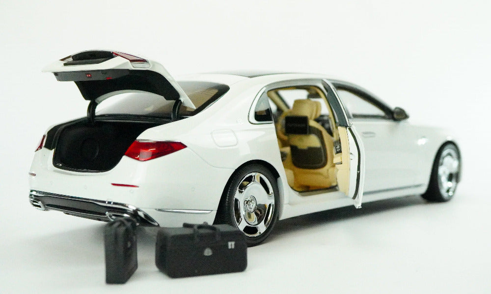 Mercedes Benz Maybach 5-Klasse  1:18
