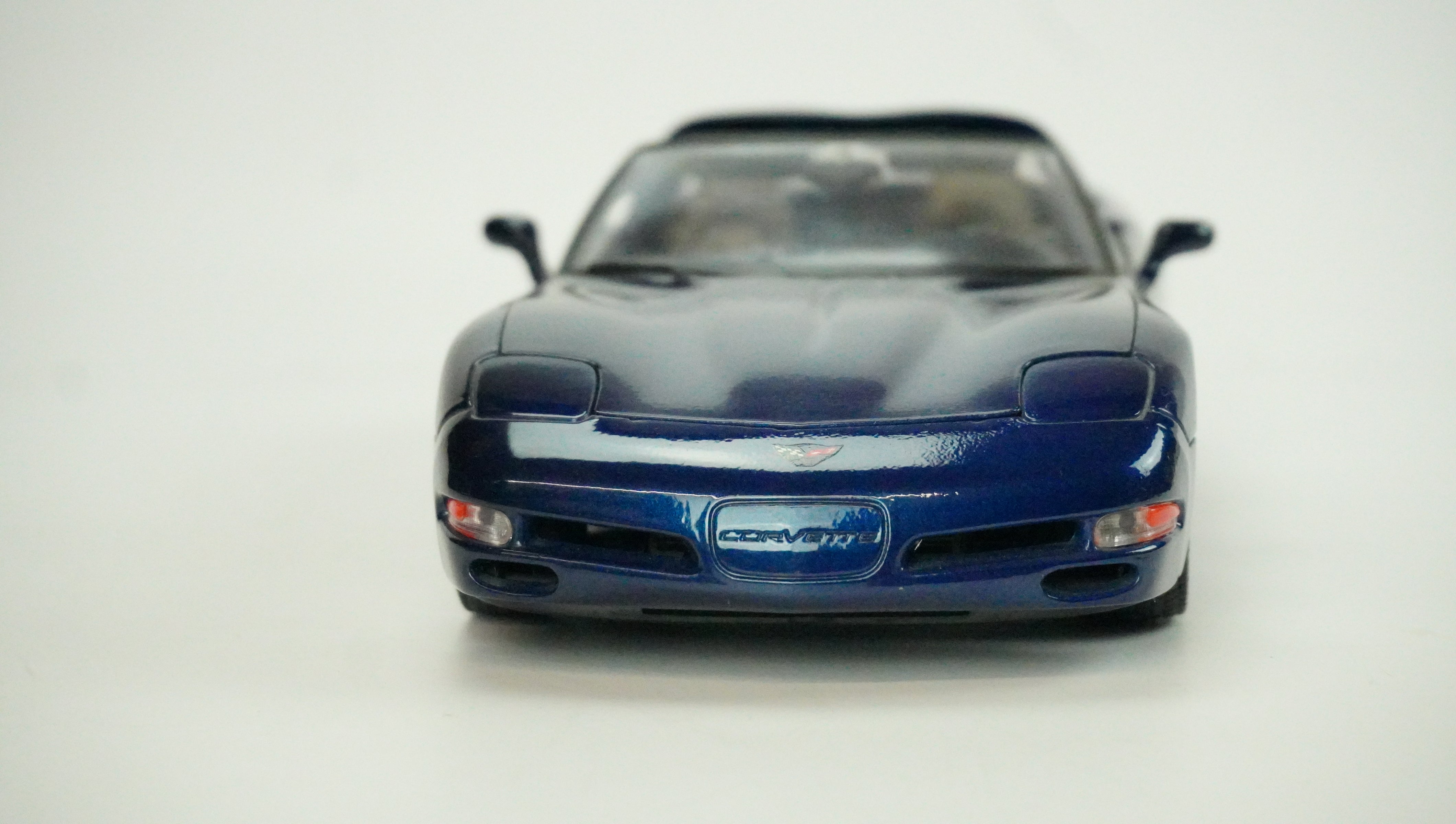Chevrolet Corvette Spyder (without box) 1:18