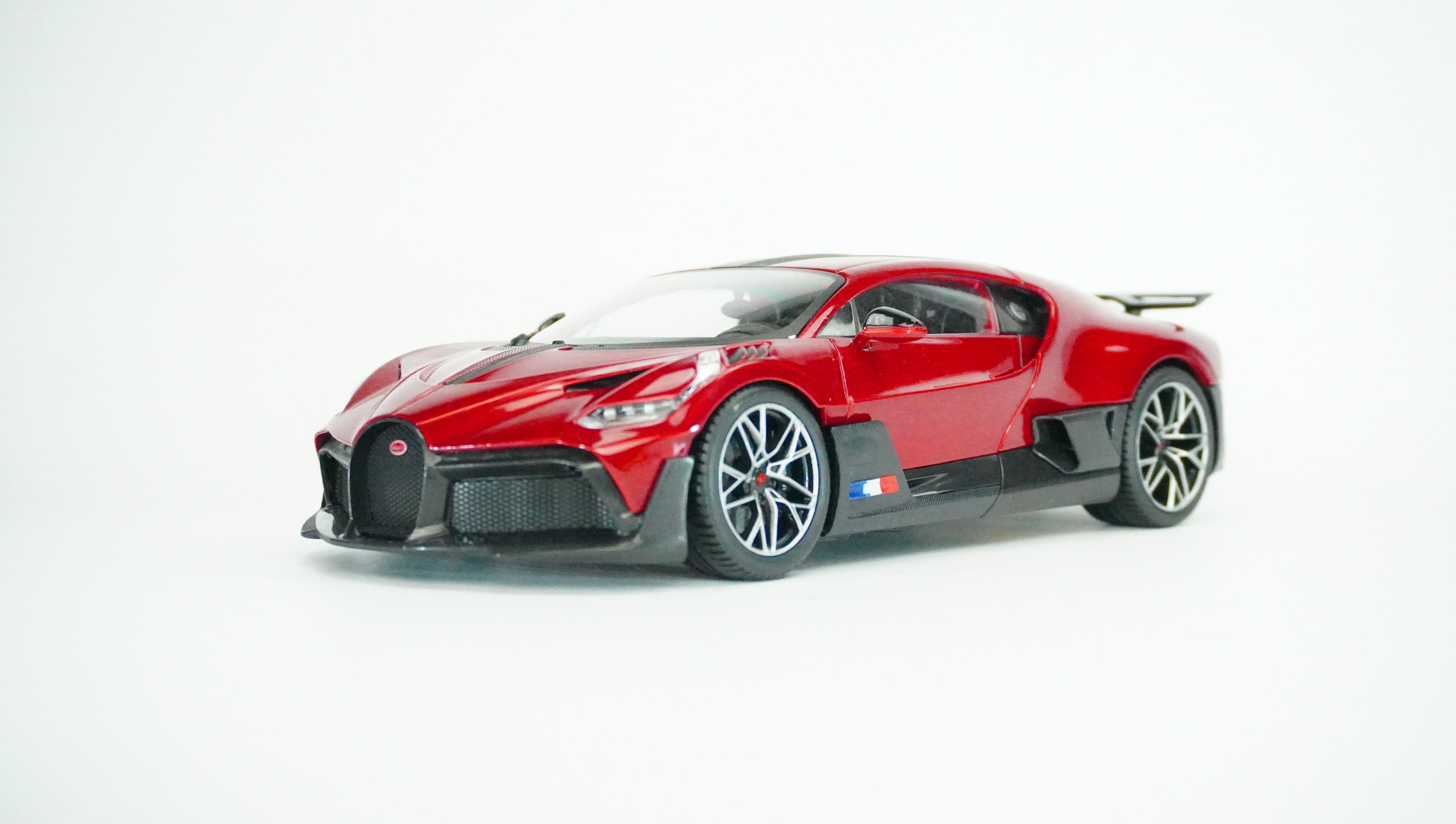 Bugatti Divo 1:18