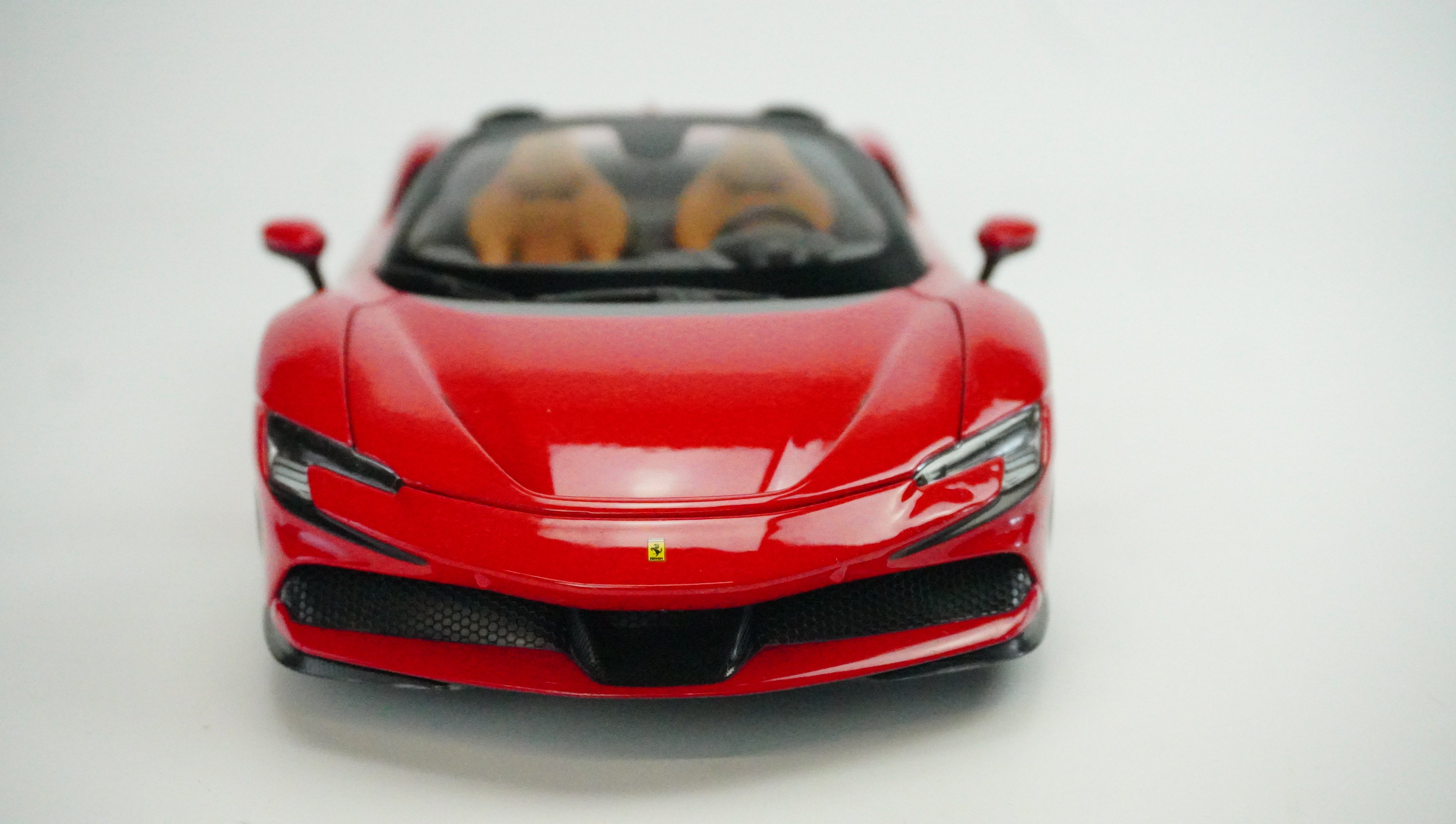 Ferrari SF90 Spider (ohne Box) 1:18