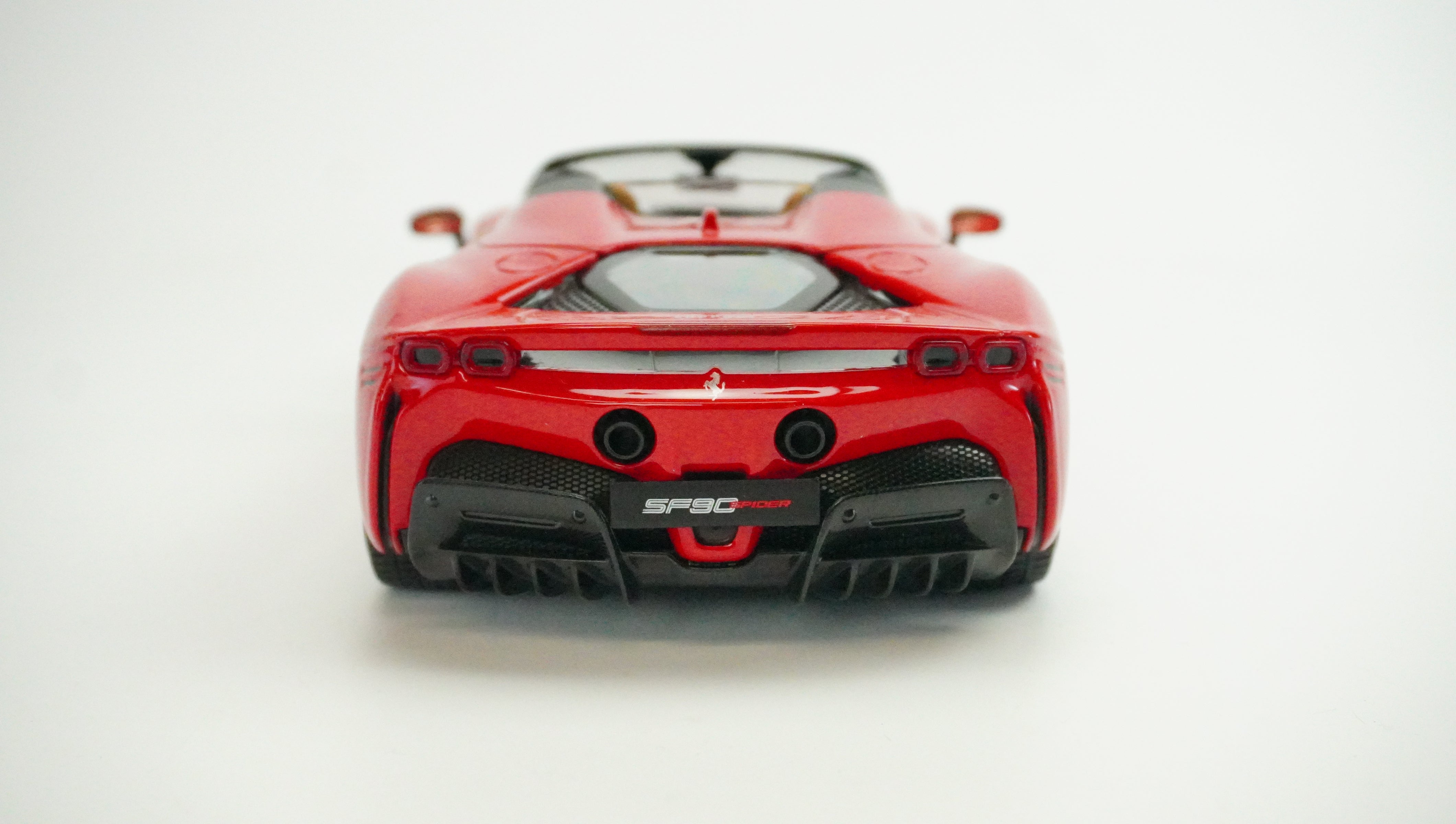 Ferrari SF90 Spider (ohne Box) 1:18