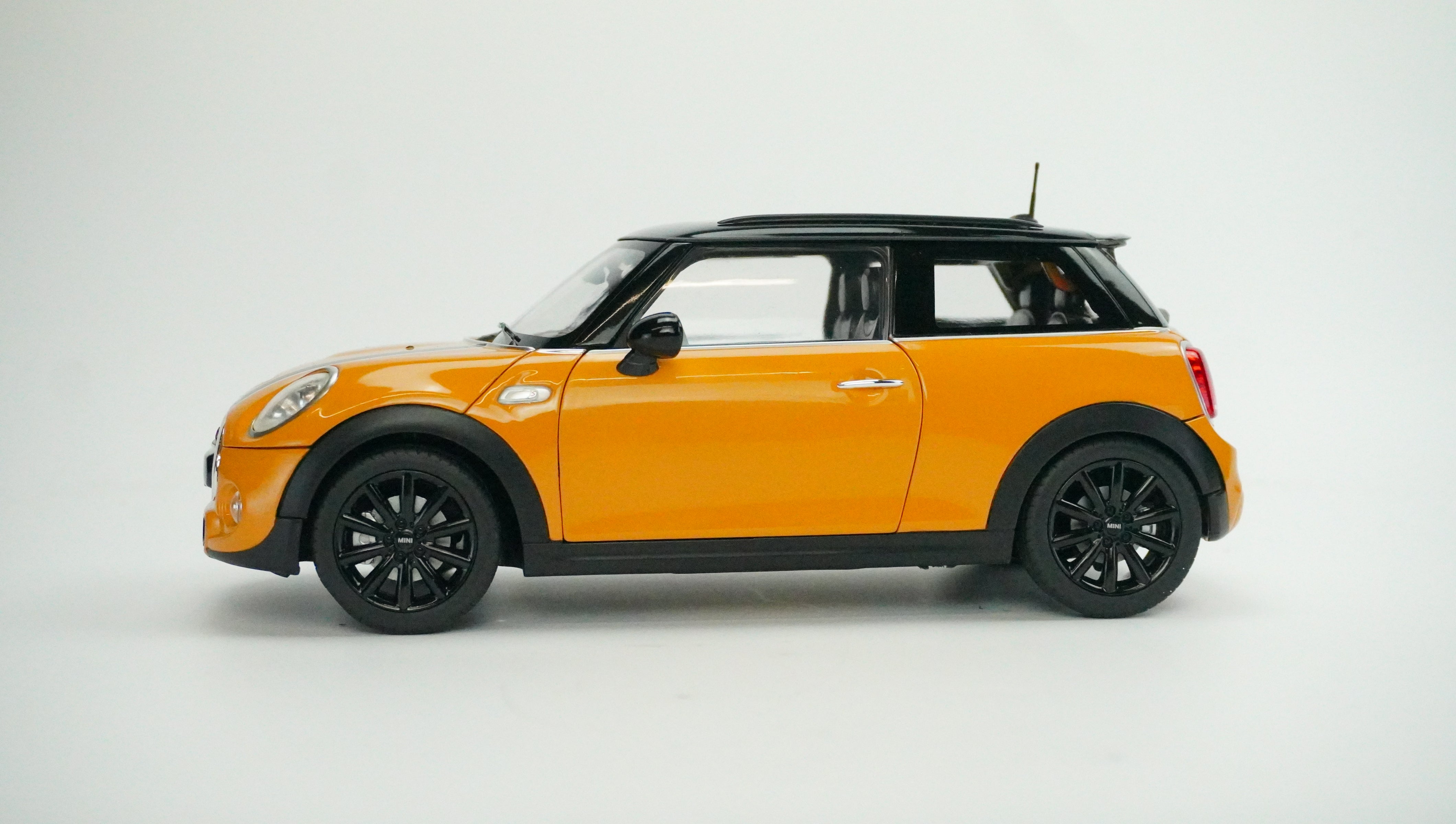 Mini Cooper S Vulcan Rarität 1:18