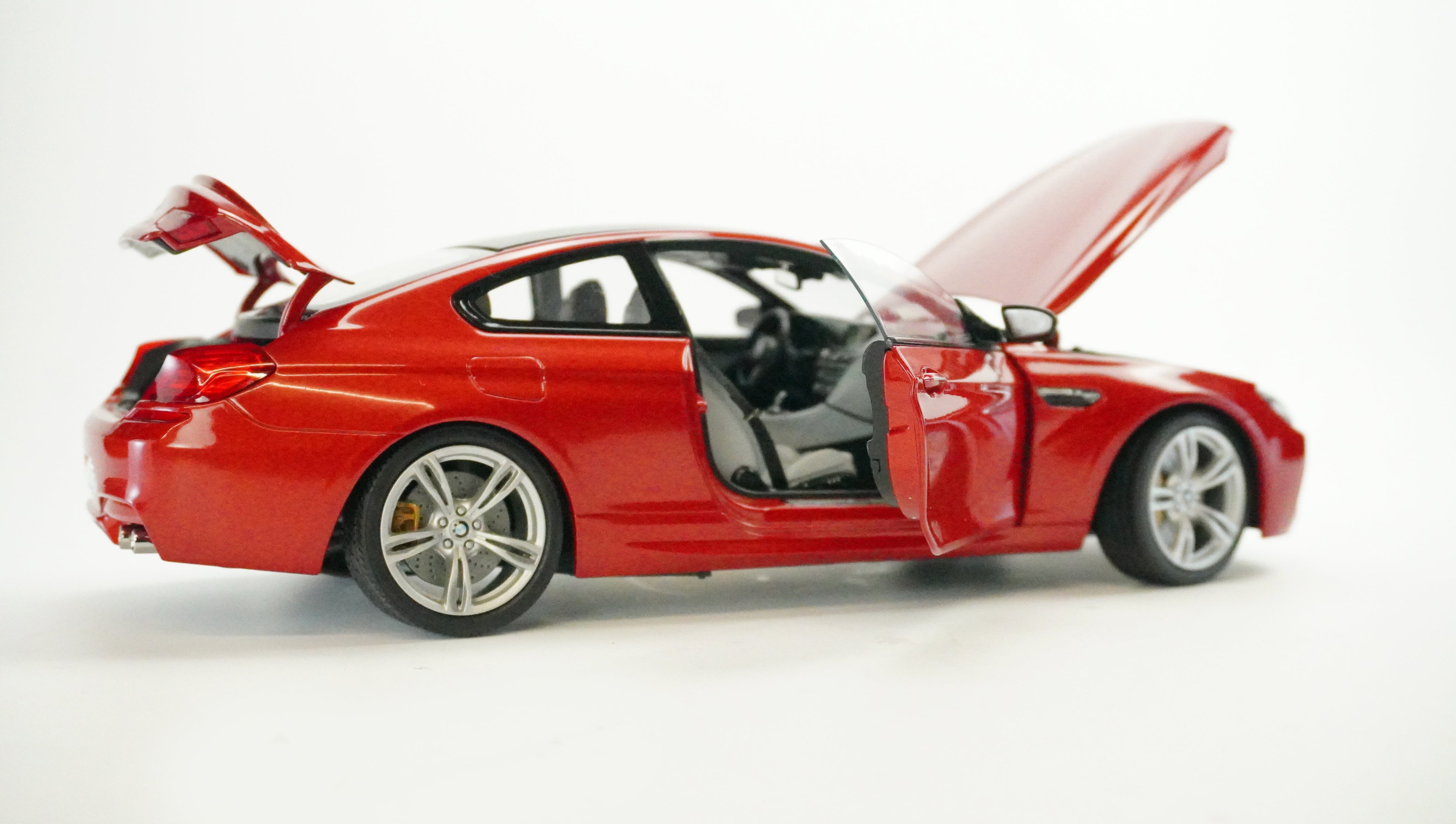 BMW M6 Coupé Sakhir Rarität 1:18