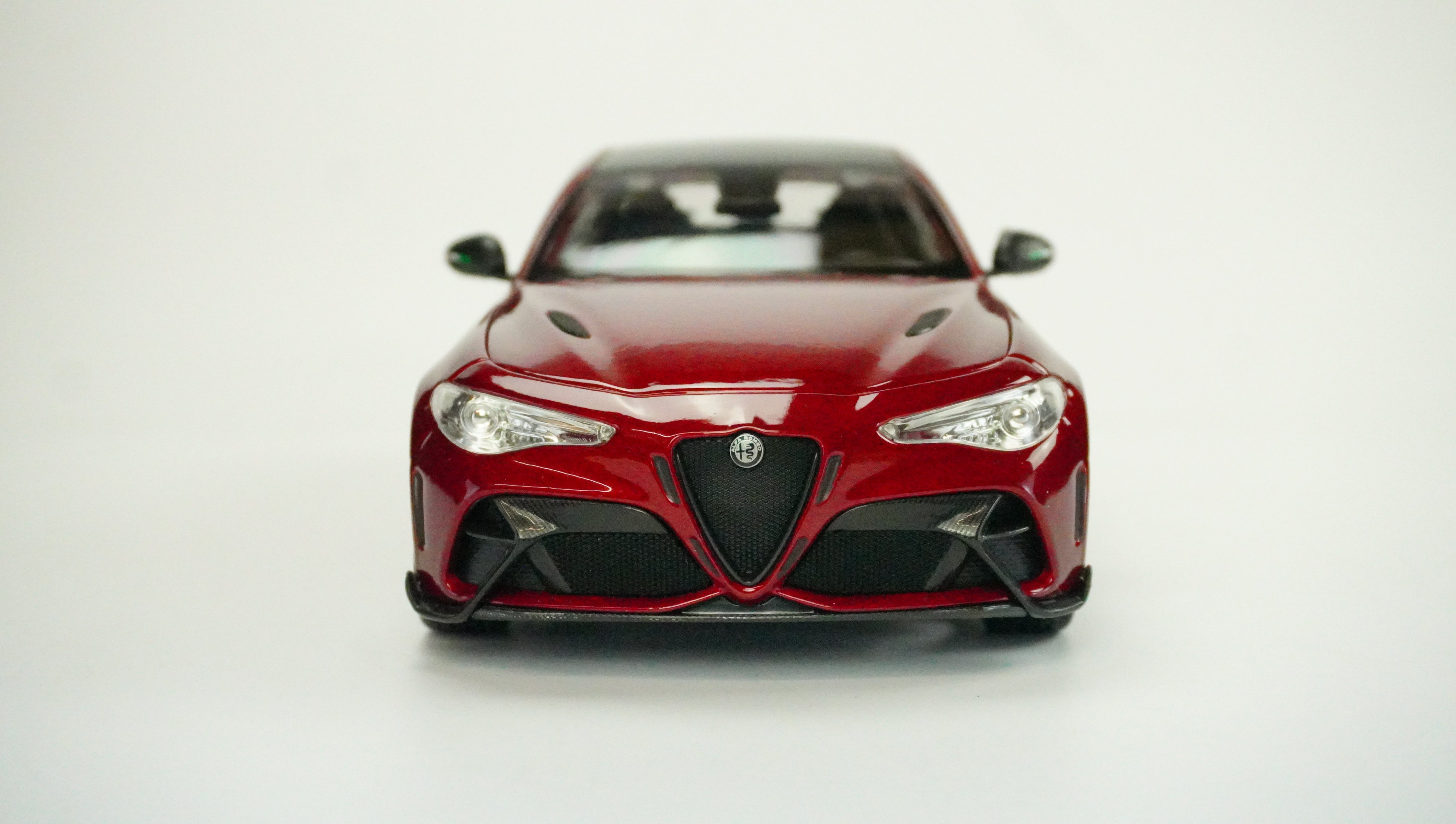 Alfa Romeo Giulia GTA 1:18