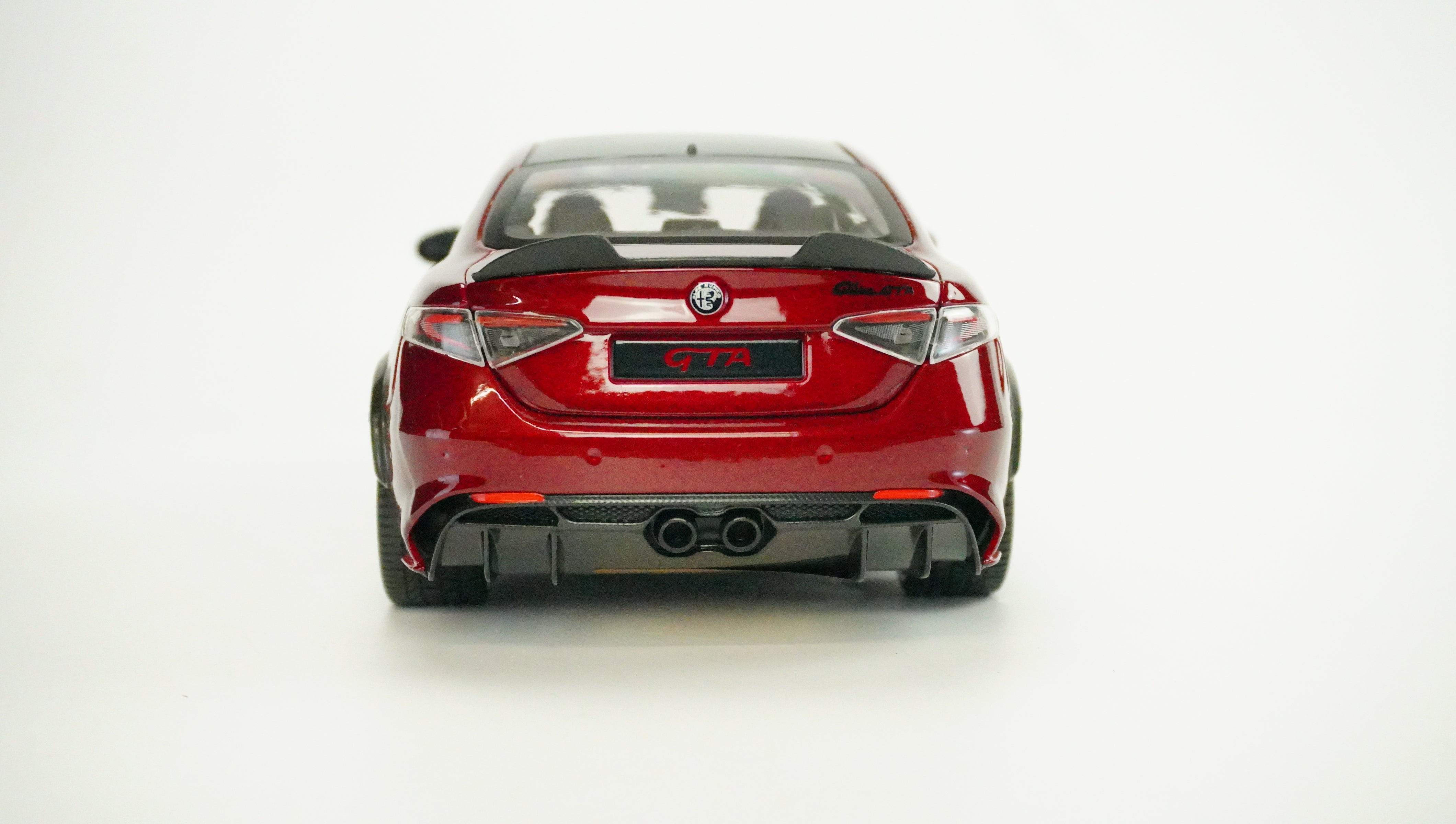 Alfa Romeo Giulia GTA 1:18