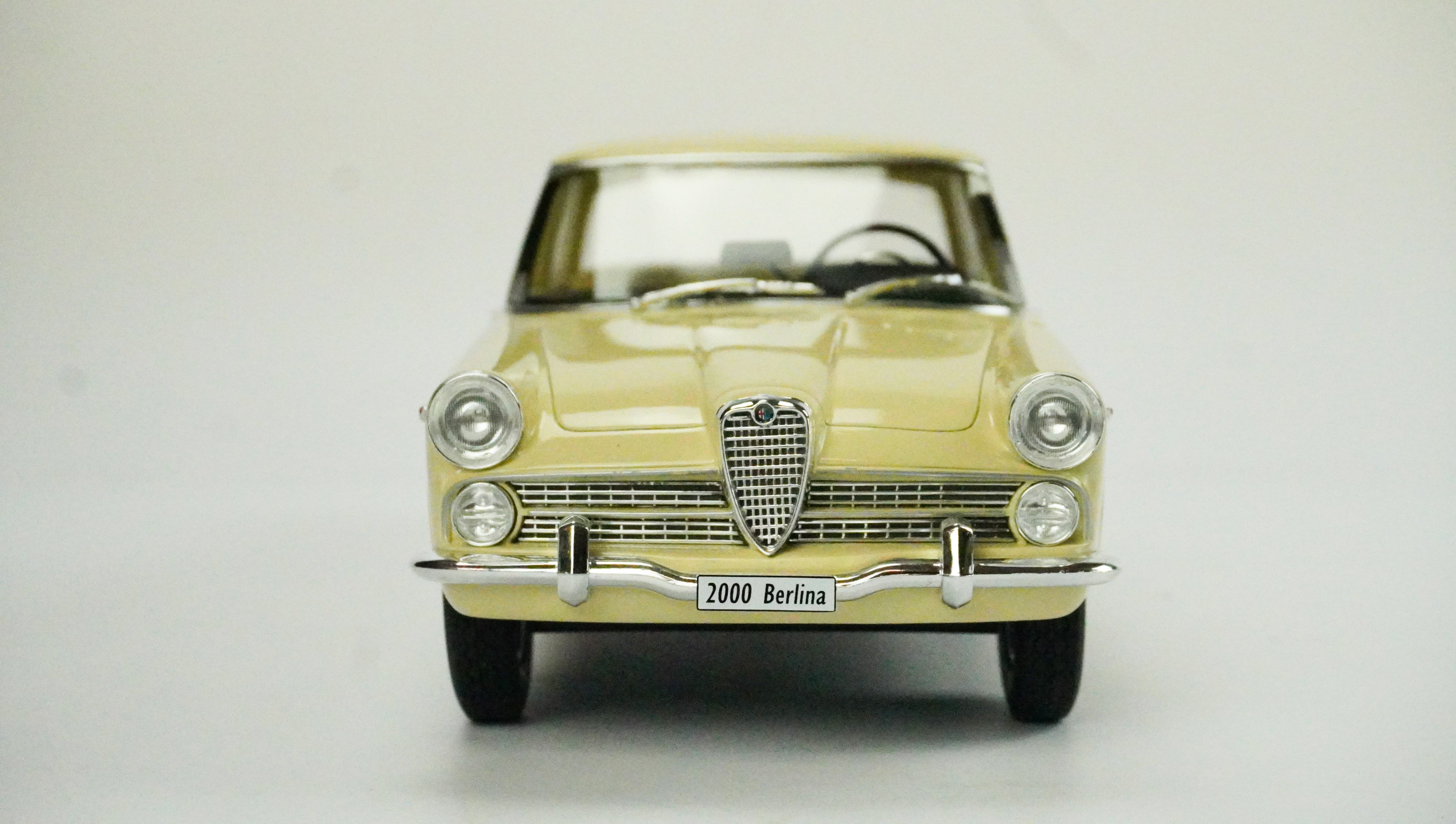 Alfa Romeo 2000 Limited 1958 1:18