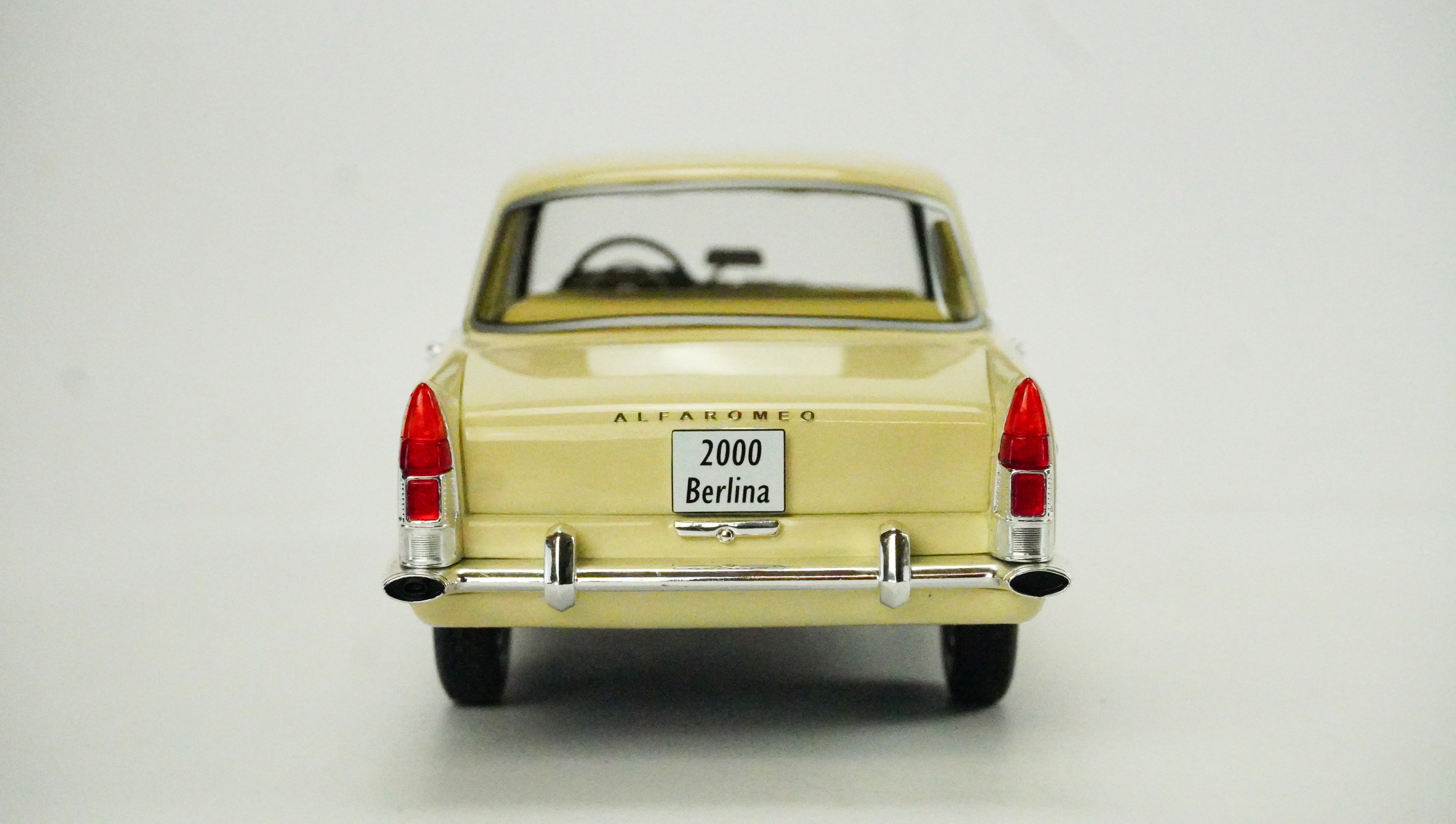 Alfa Romeo 2000 Limited 1958 1:18