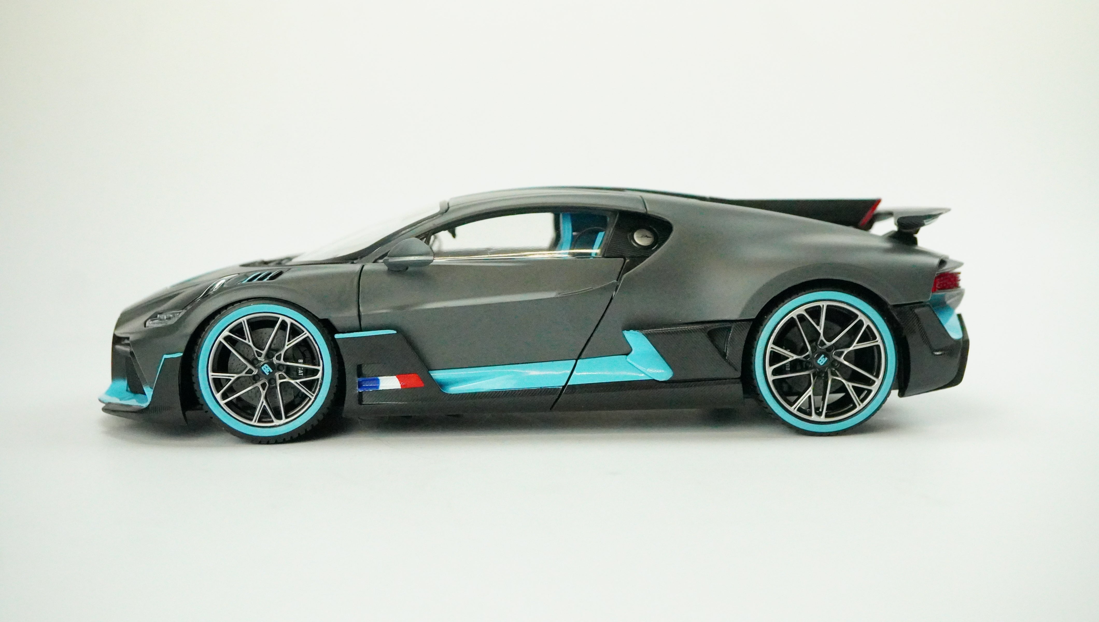 Bugatti Divo 2025 1:18