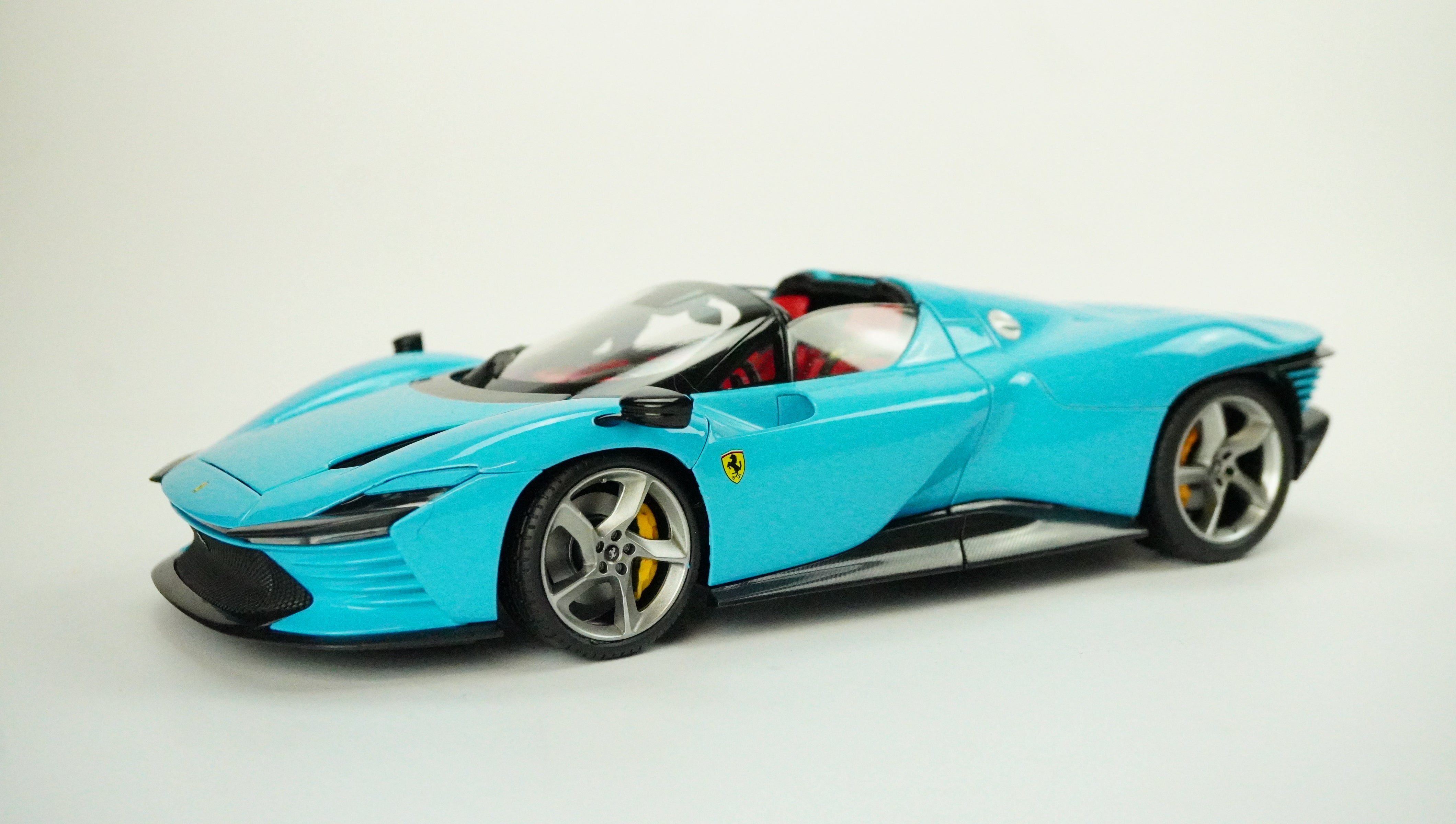 Ferrari Daytona SP3 Spider 1:18