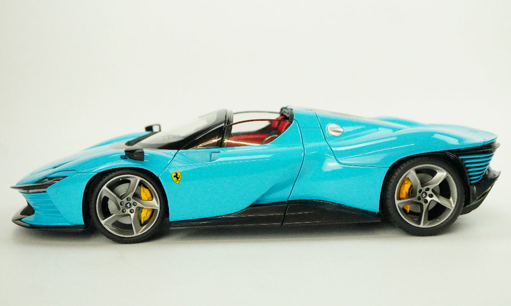 Ferrari Daytona SP3 Spider blau