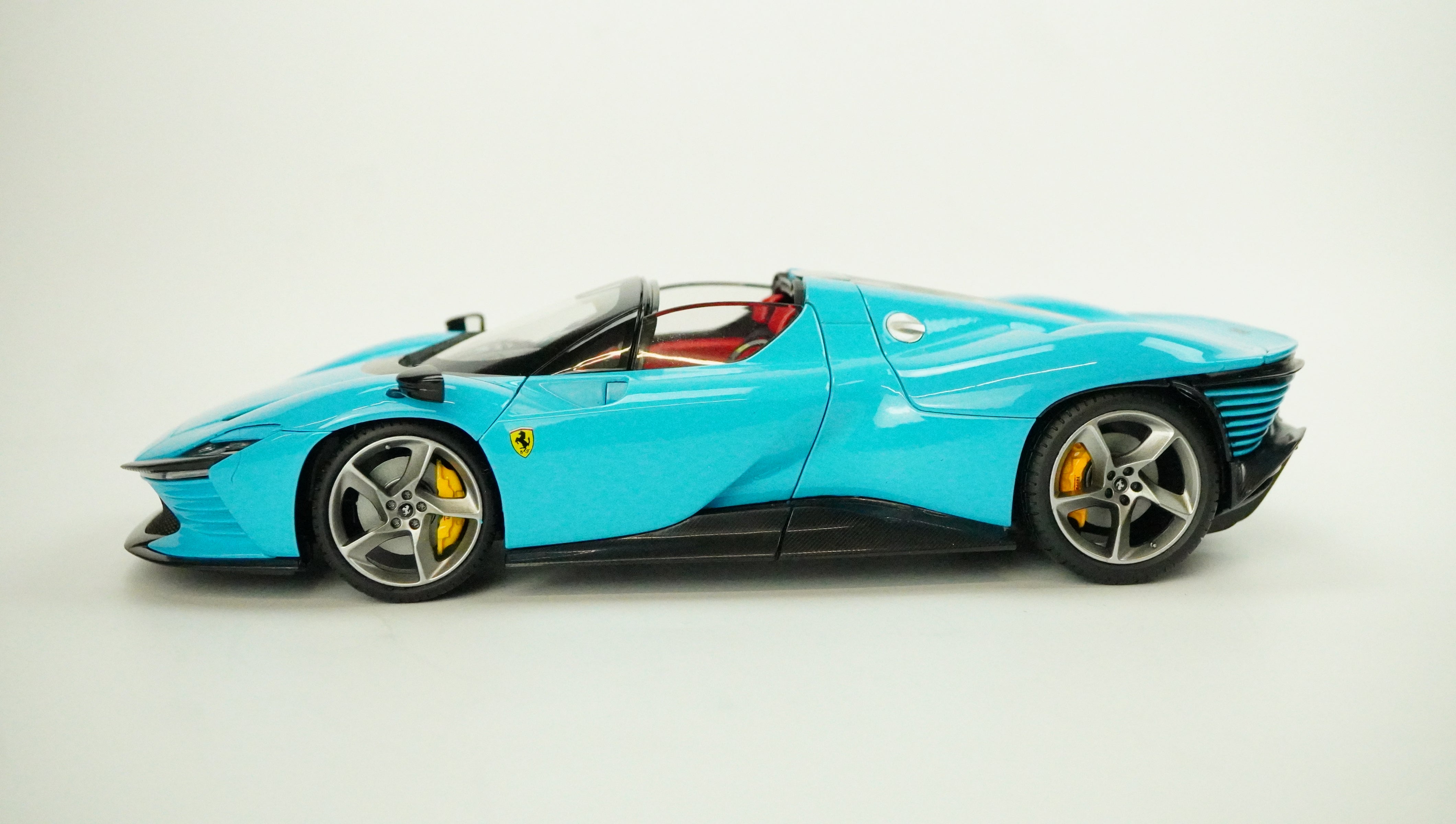 Ferrari Daytona SP3 Spider 1:18