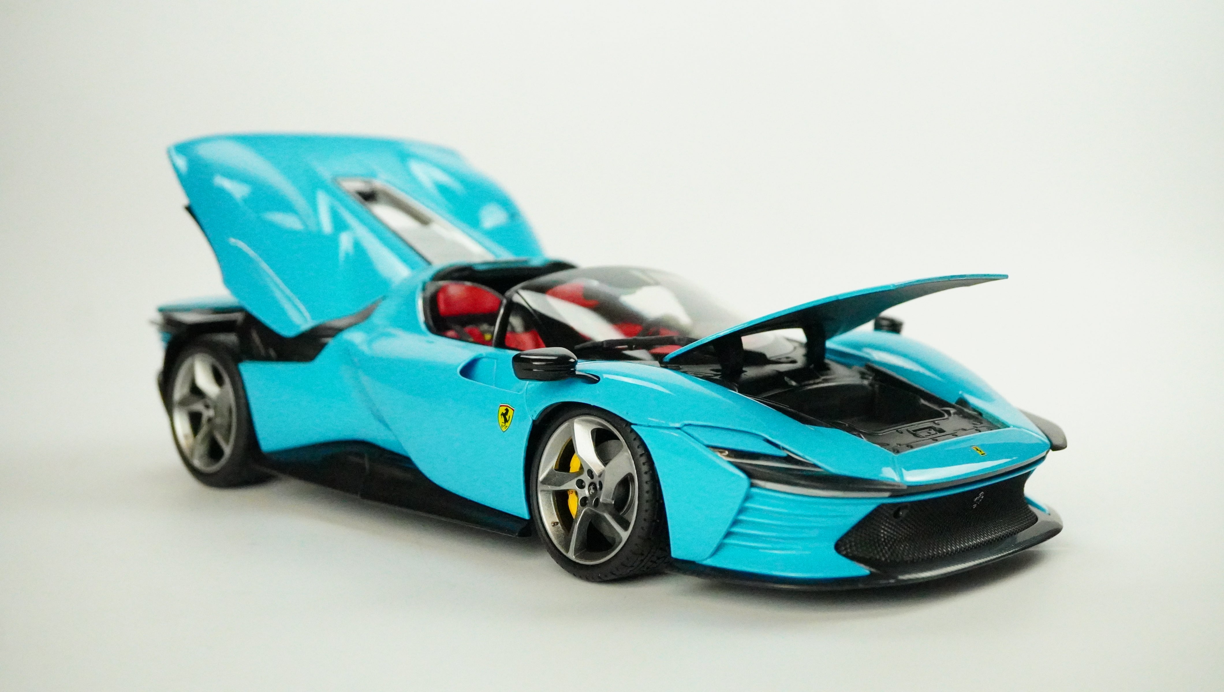 Ferrari Daytona SP3 Spider 1:18