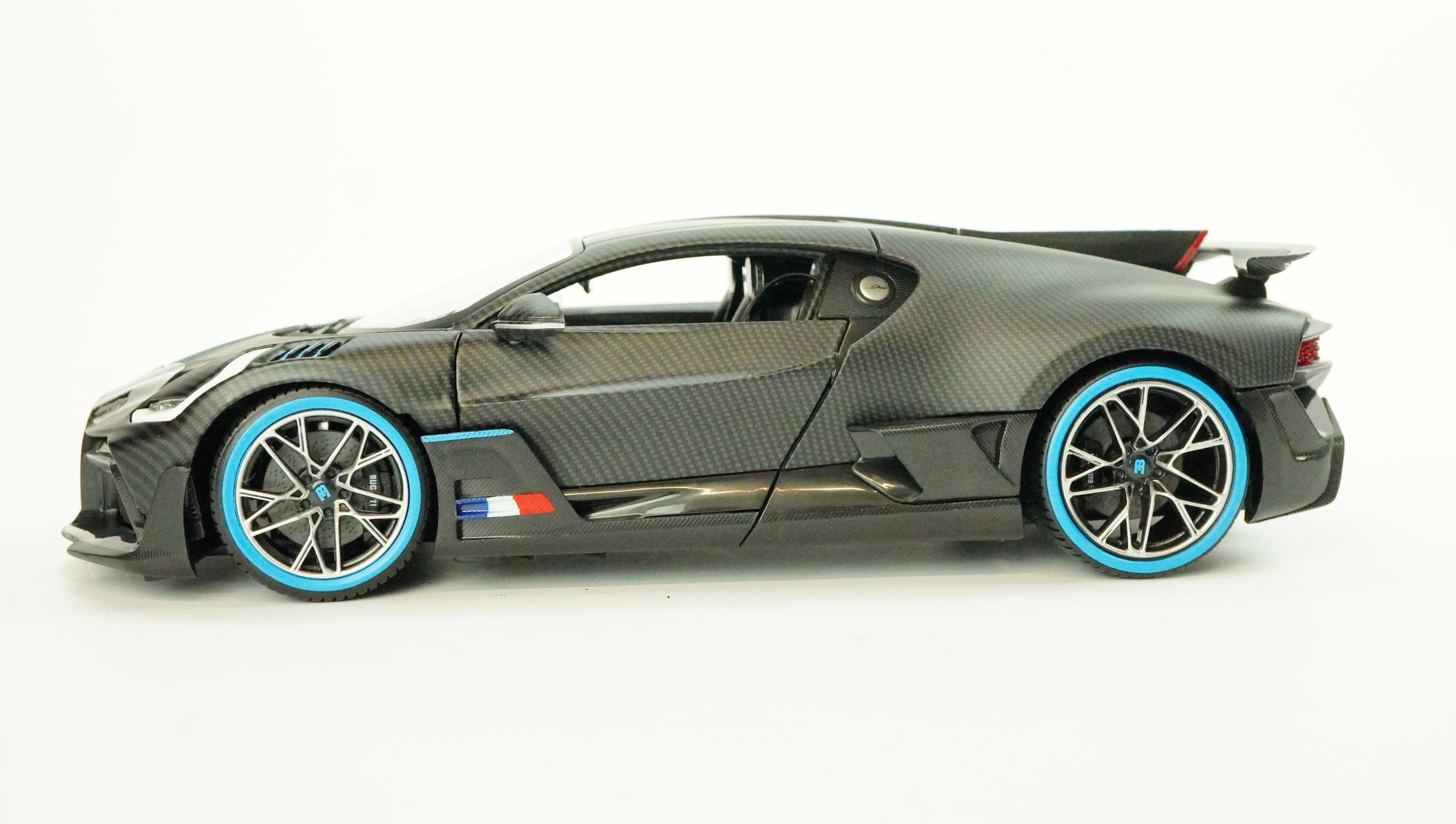 Bugatti Divo "50 Anniversary" Carbon 2018 1:18