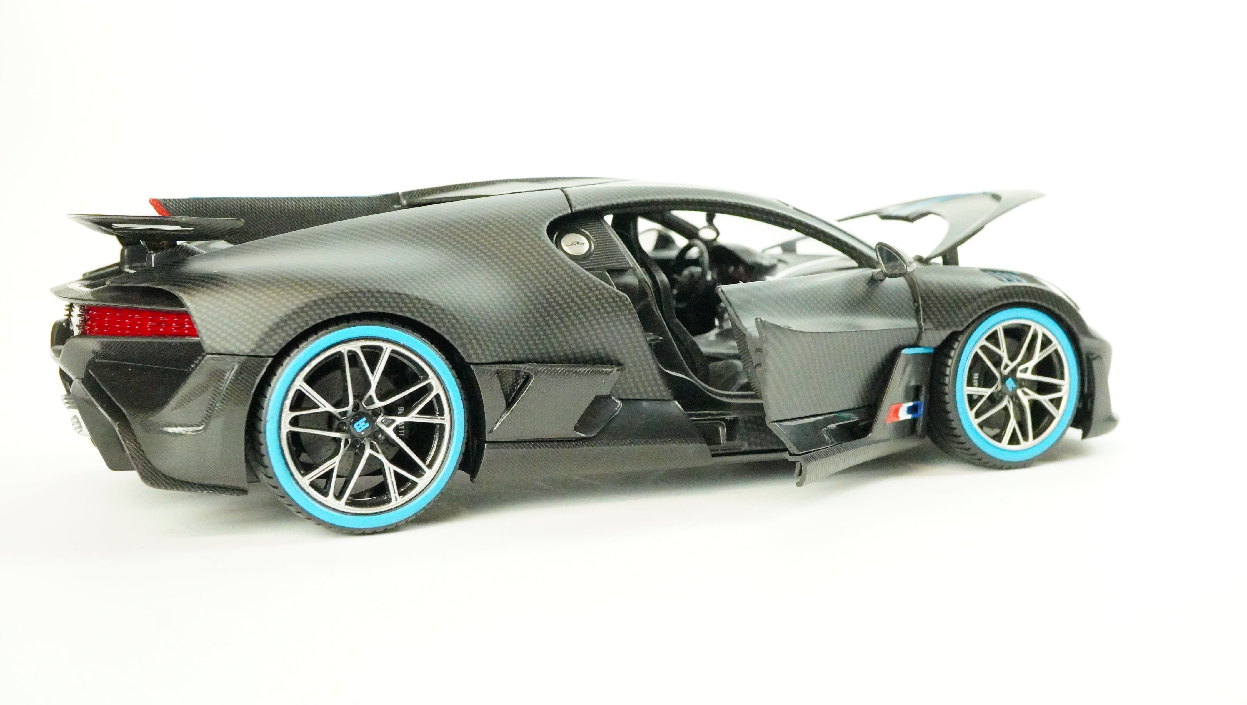 Bugatti Divo "50 Anniversary" Carbon 2018 1:18