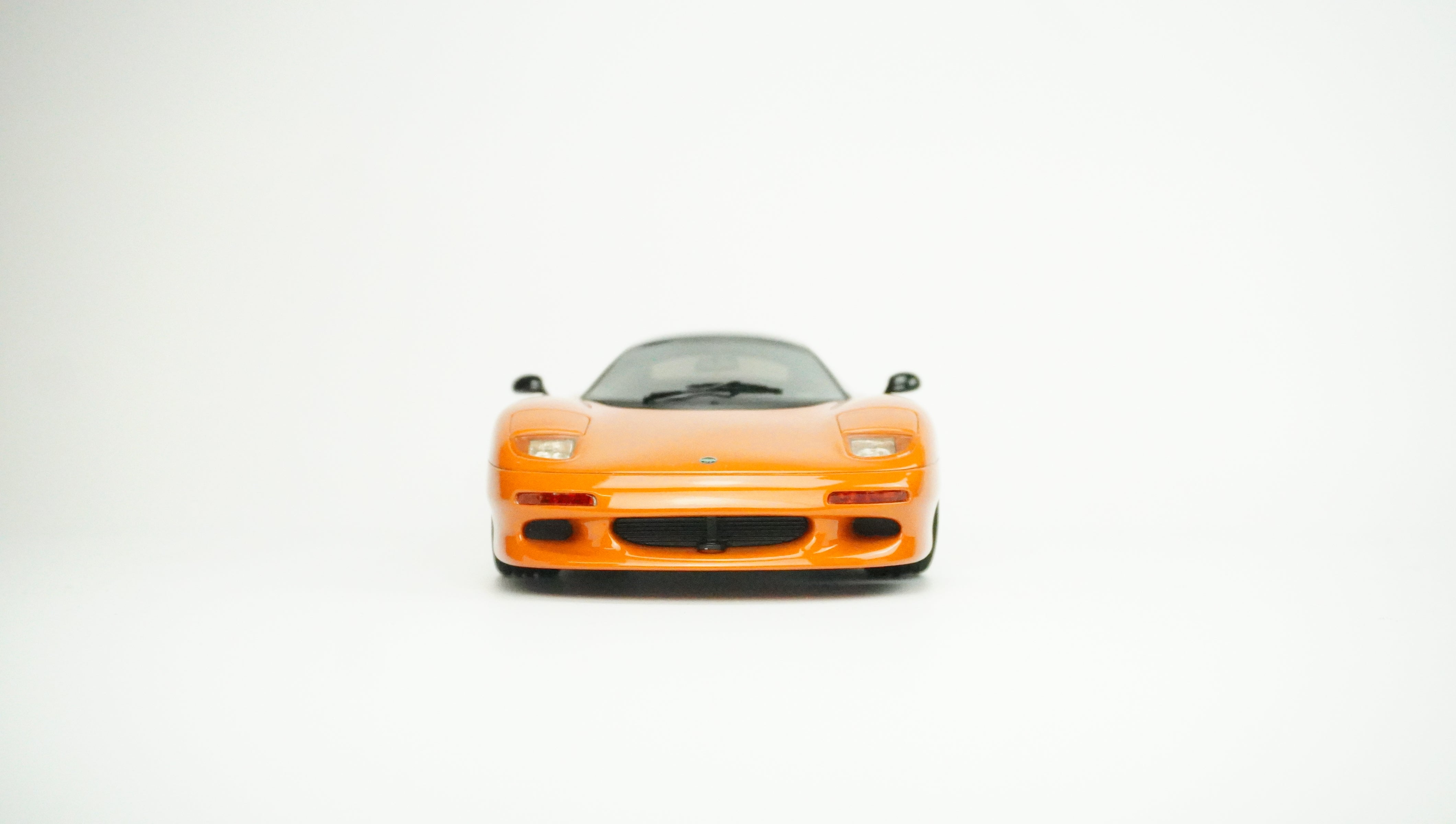 Jaguar XJ-R 1090 1:18