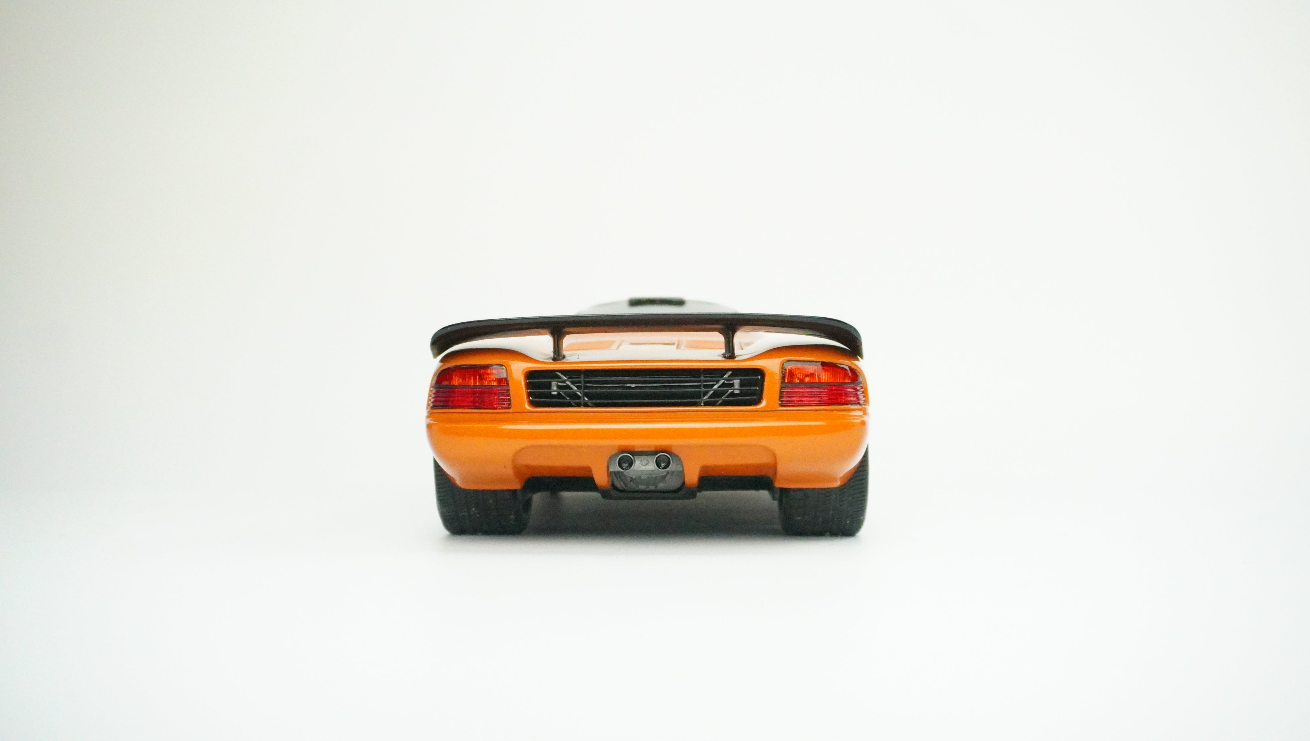 Jaguar XJ-R 1090 1:18
