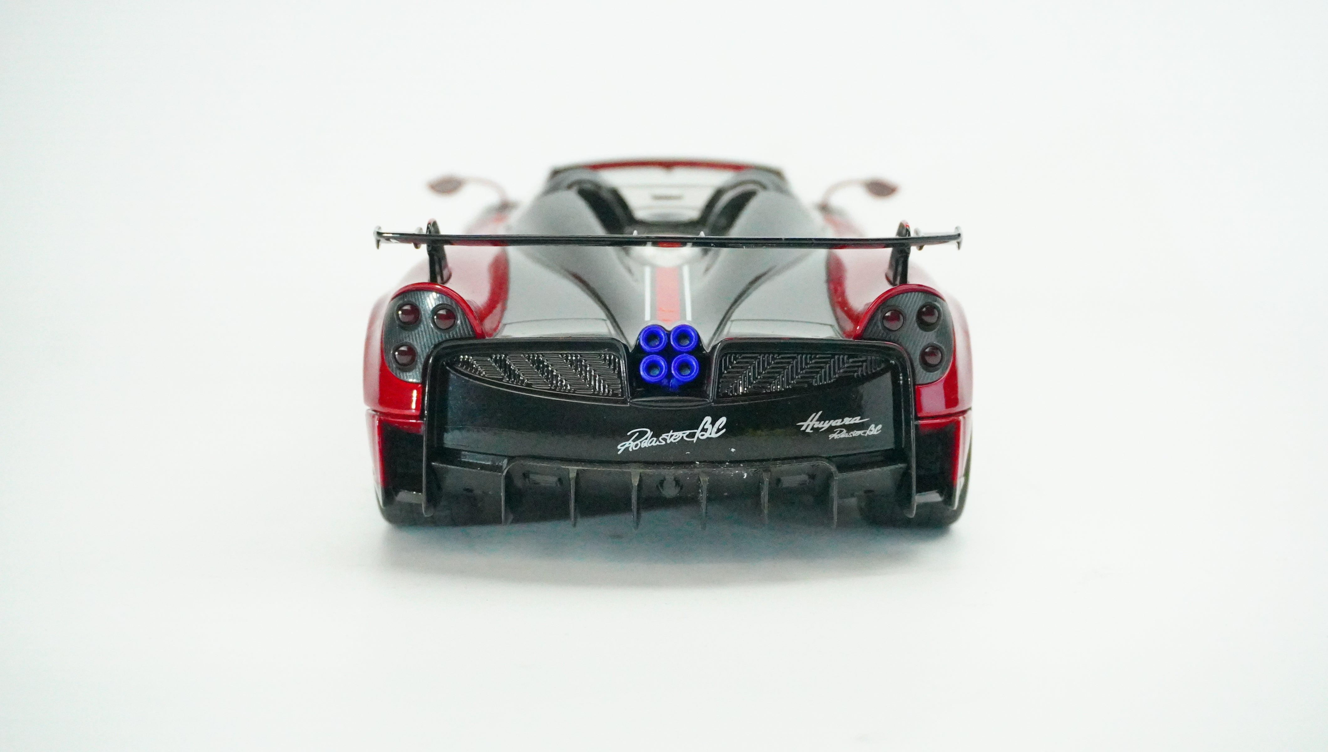 Pagani Huayra BC Roadster (without box) 1:18