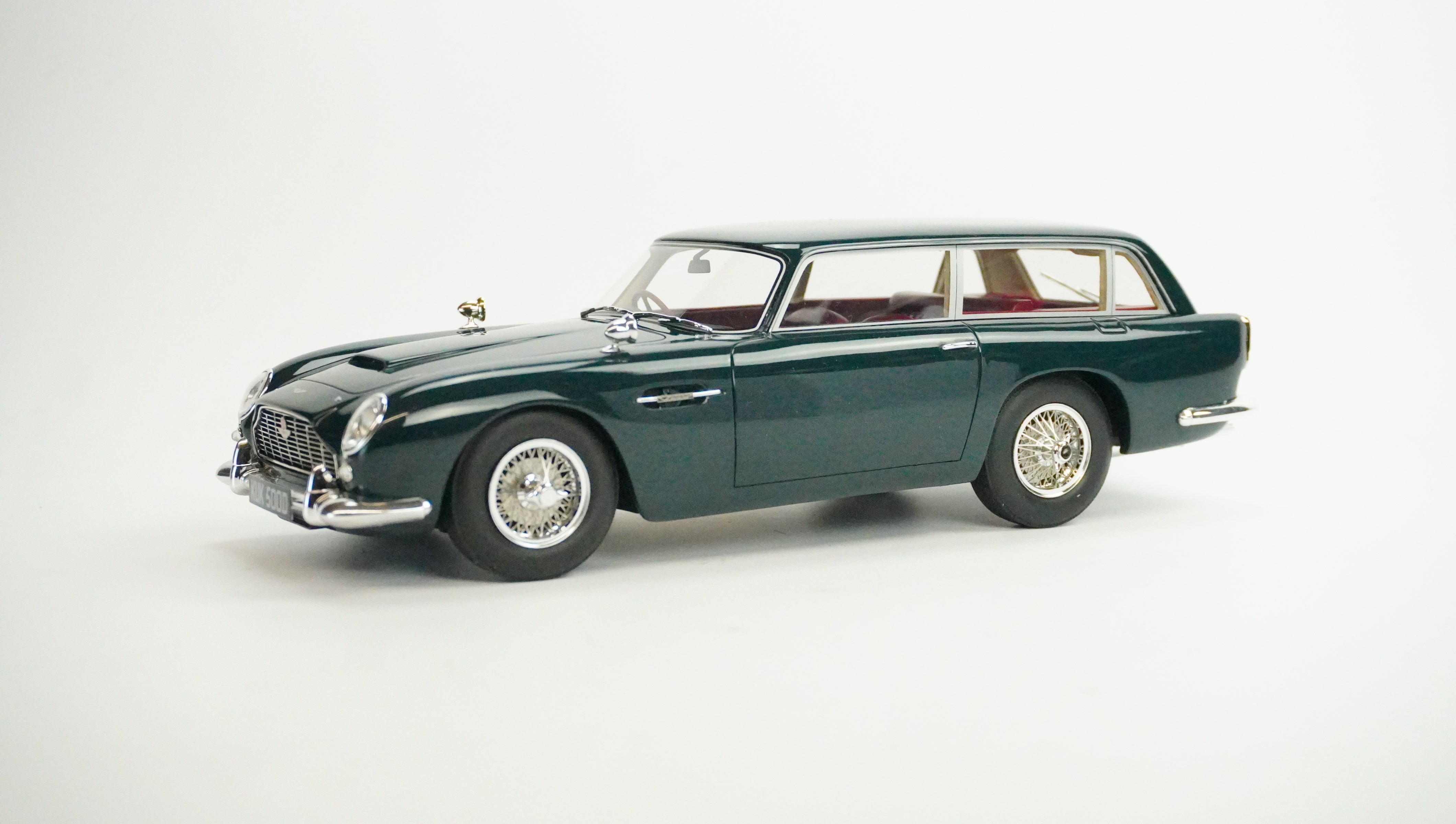 Aston Martin DB5 Shooting Brake 1964 1:18