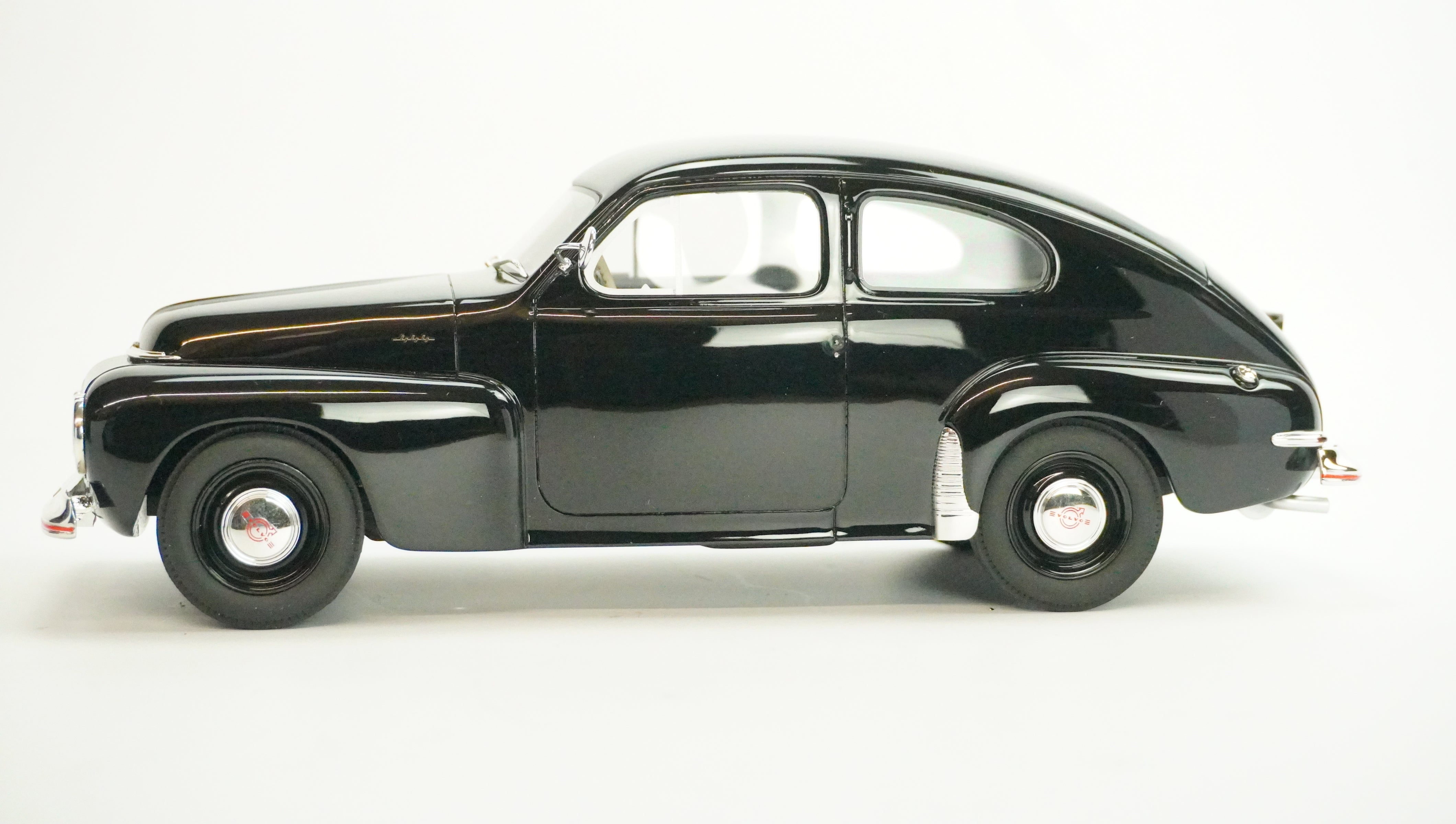 Volvo PV4444 Rarität 1947 1:18