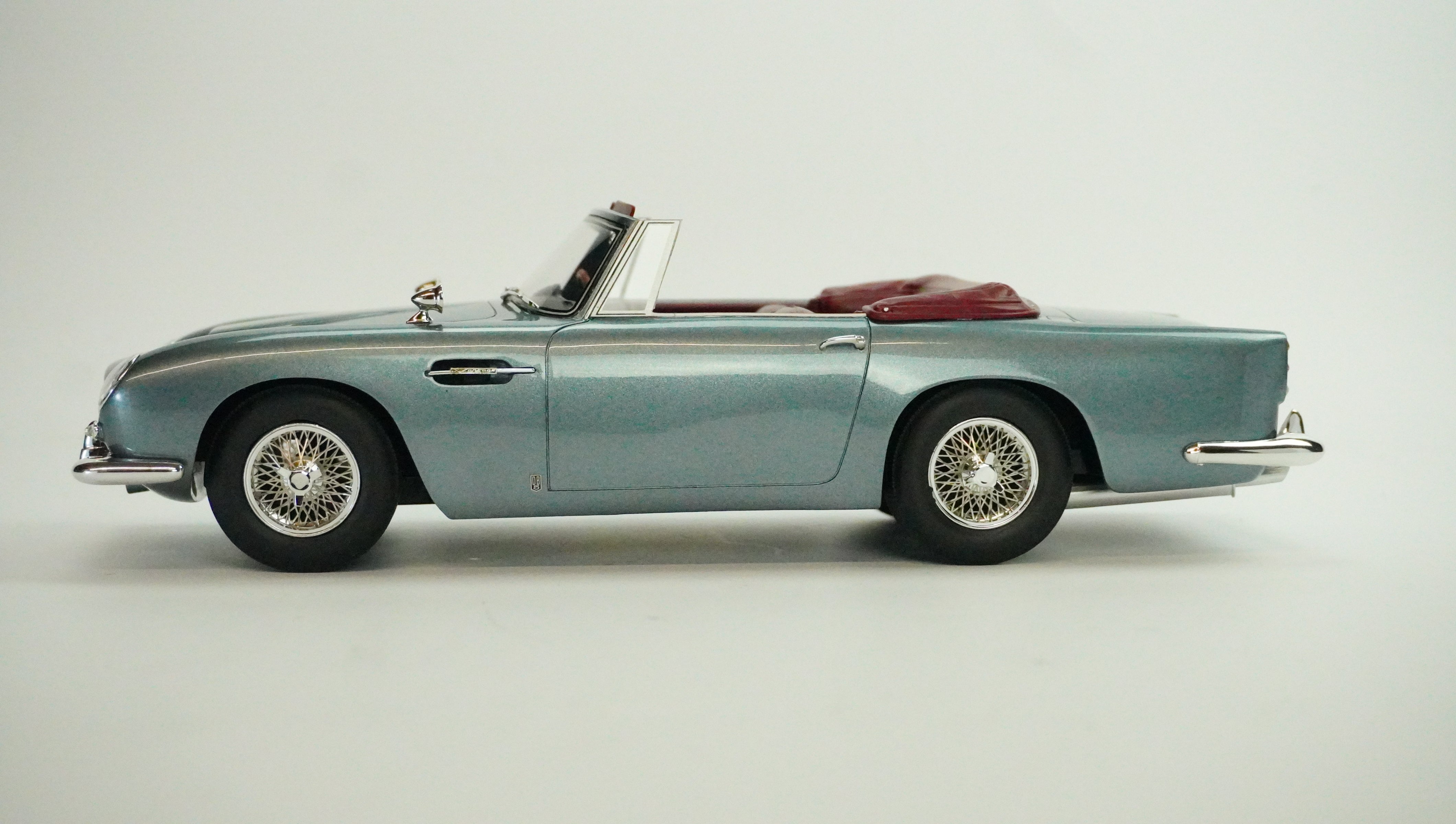 Aston Martin DB5 DHC Convertible 1964 1:18