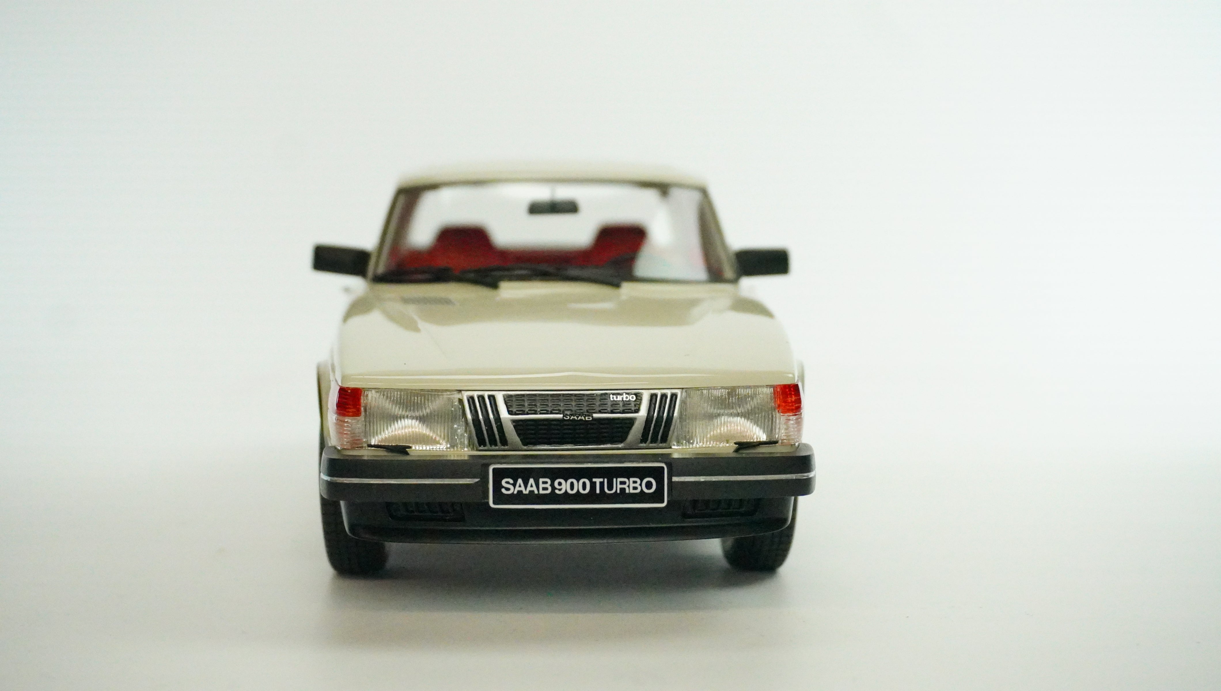 Saab 900 Turbo 4-Door Rarität 1981 1:18